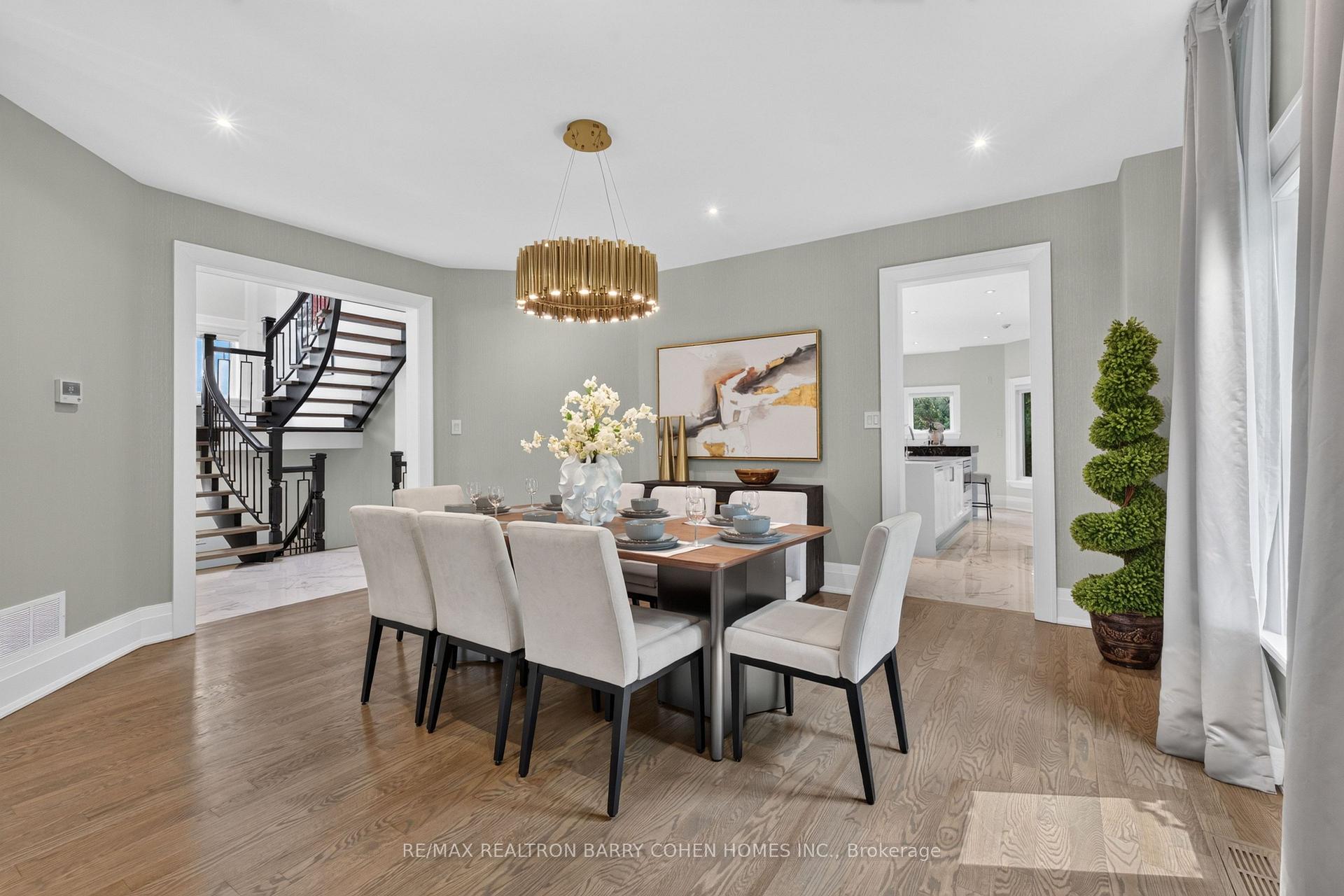 Photo 12 of 33 Munro Boulevard, North York, St. Andrew-Windfields — HOMEH