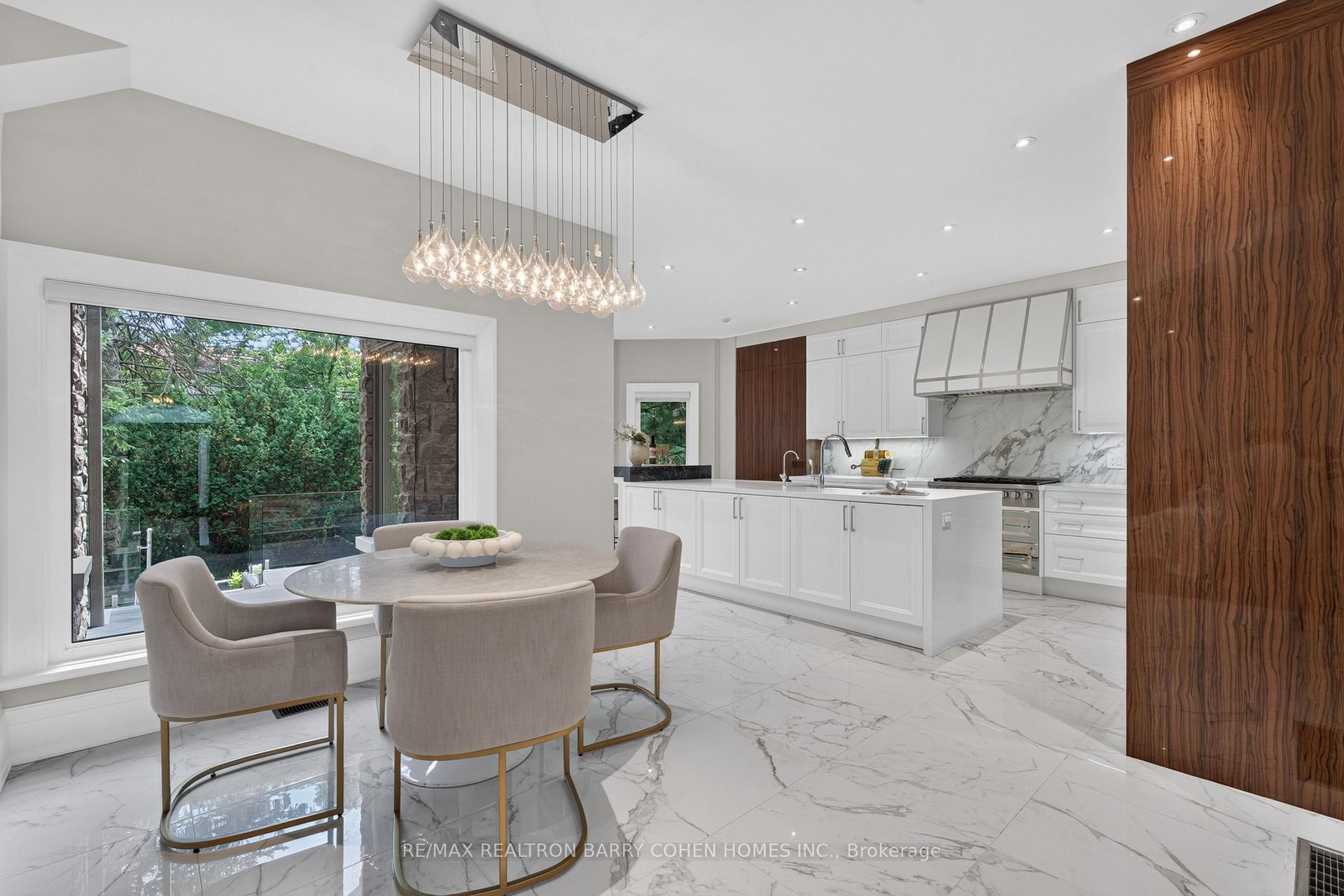 Photo 20 of 33 Munro Boulevard, North York, St. Andrew-Windfields — HOMEH