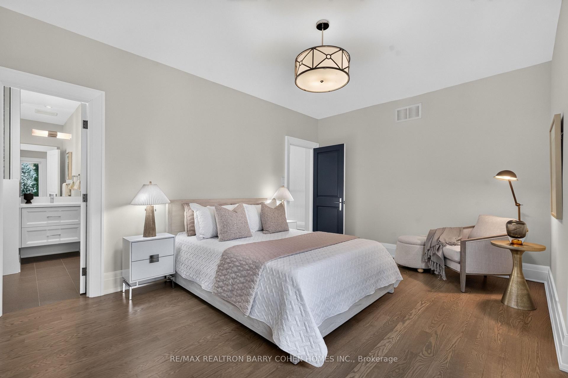 Photo 41 of 33 Munro Boulevard, North York, St. Andrew-Windfields — HOMEH