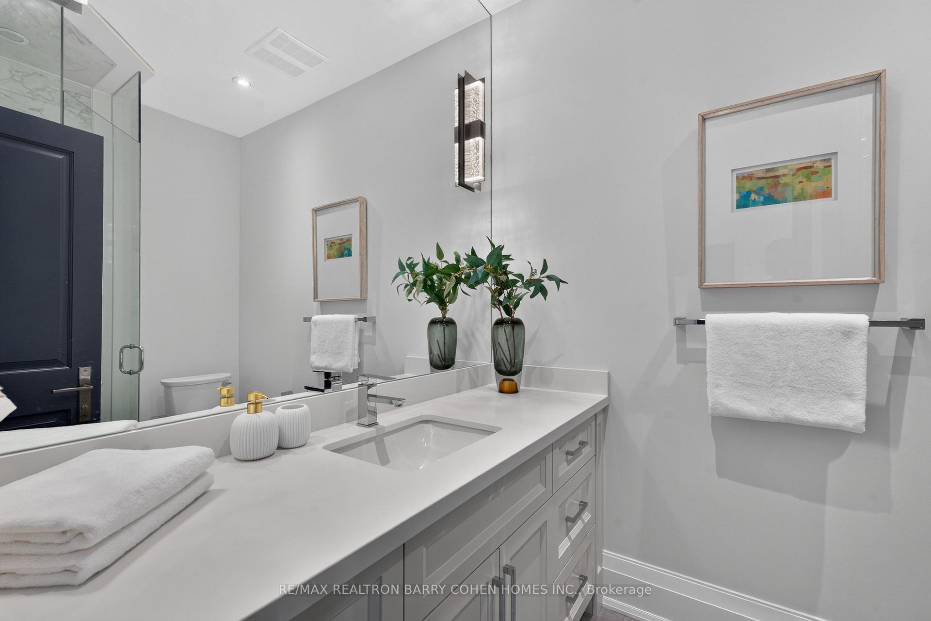 Photo 45 of 33 Munro Boulevard, North York, St. Andrew-Windfields — HOMEH