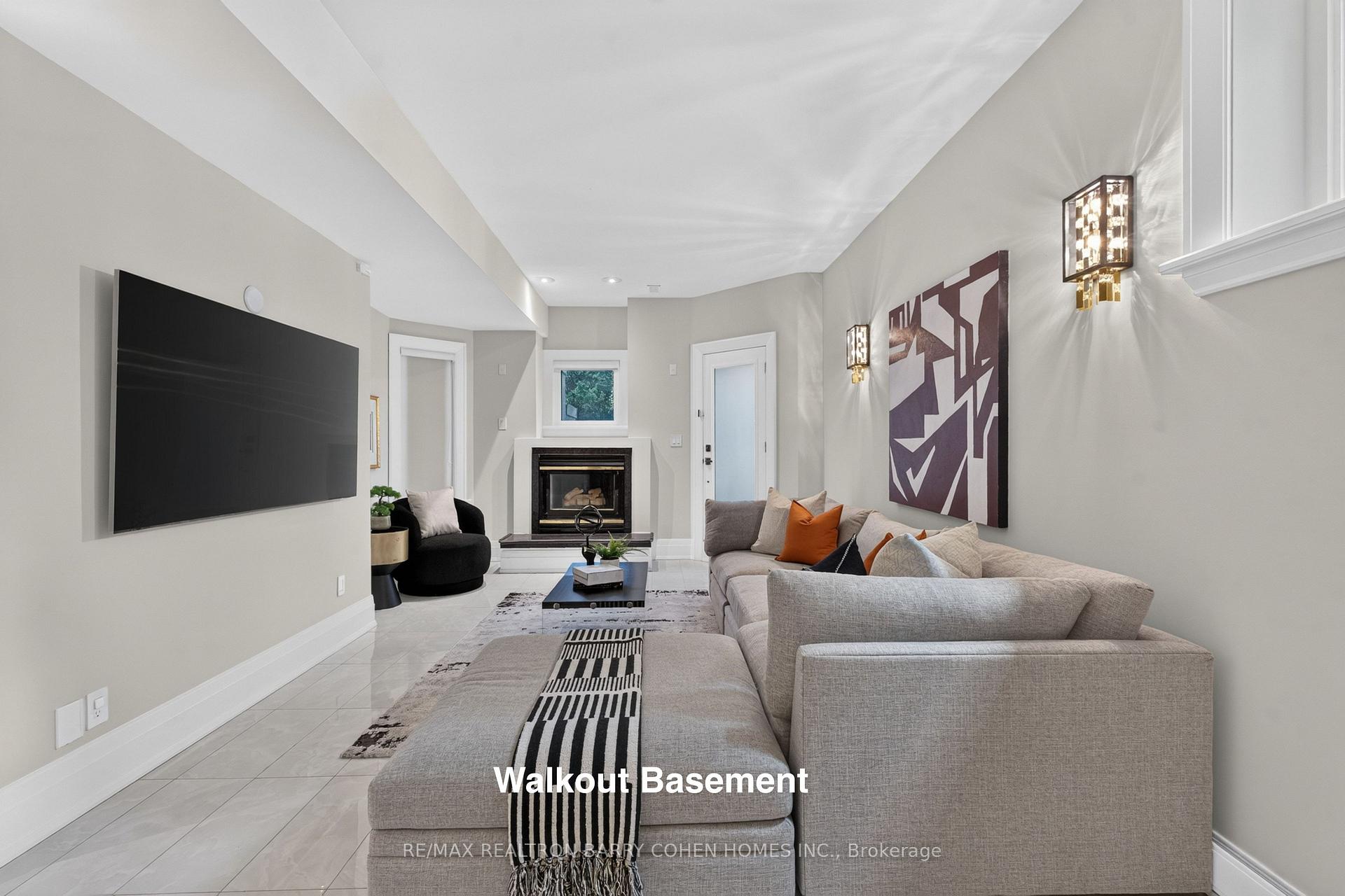 Photo 48 of 33 Munro Boulevard, North York, St. Andrew-Windfields — HOMEH