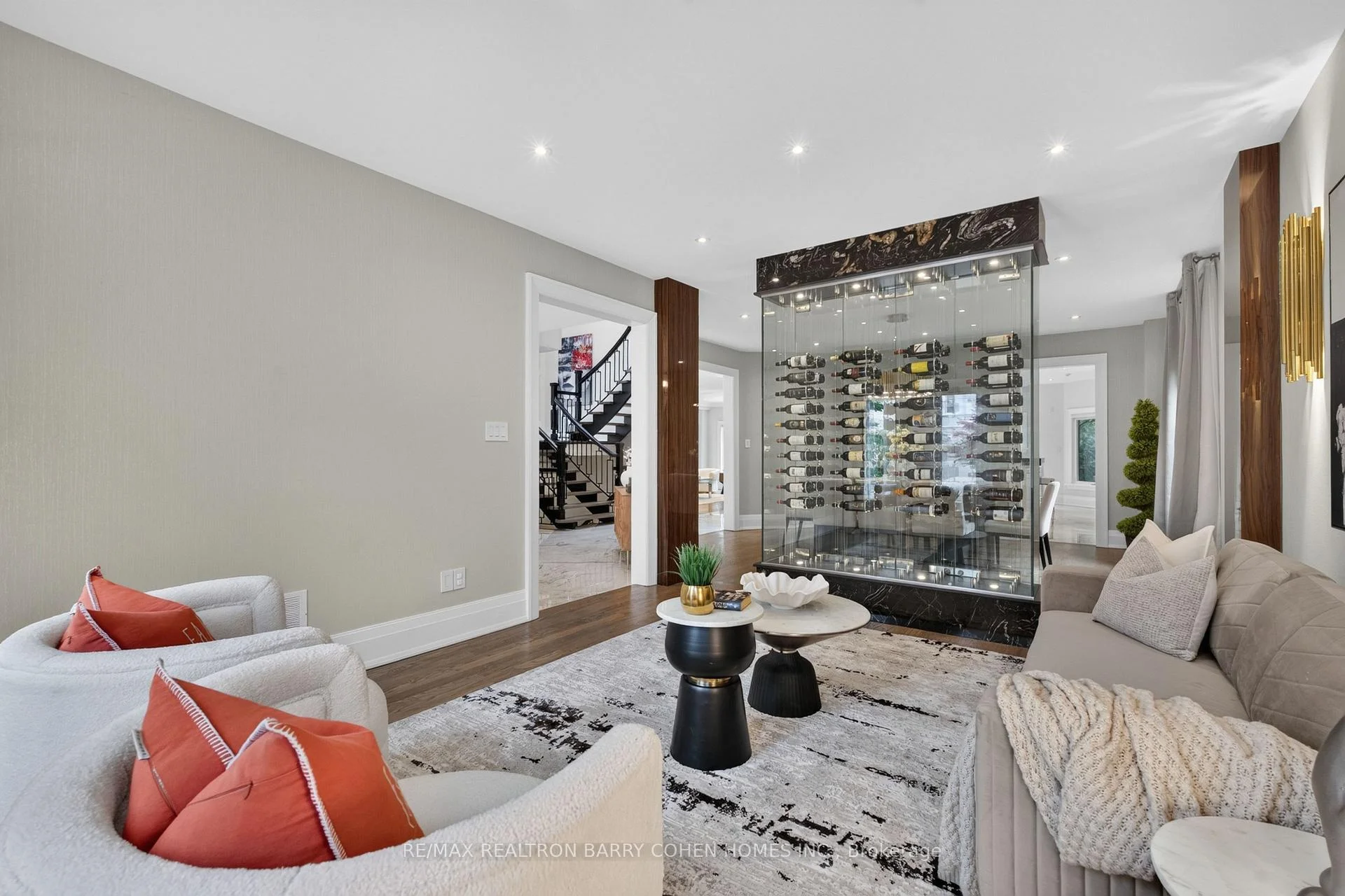 Photo 9 of 33 Munro Boulevard, North York, St. Andrew-Windfields — HOMEH