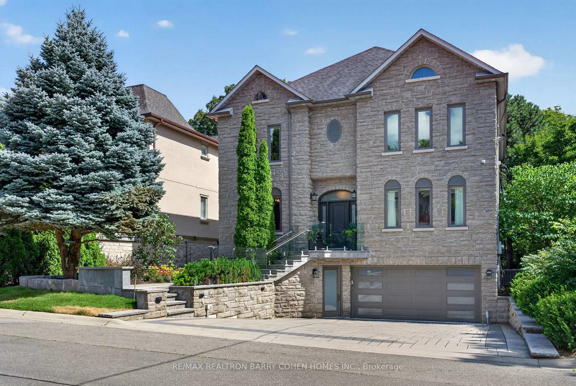 Photo 63 of 33 Munro Boulevard, North York, St. Andrew-Windfields — HOMEH