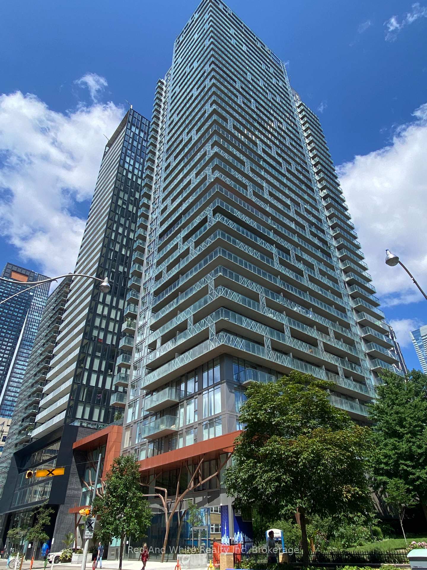 Photo of Unit 3207, 50 Wellesley Street E