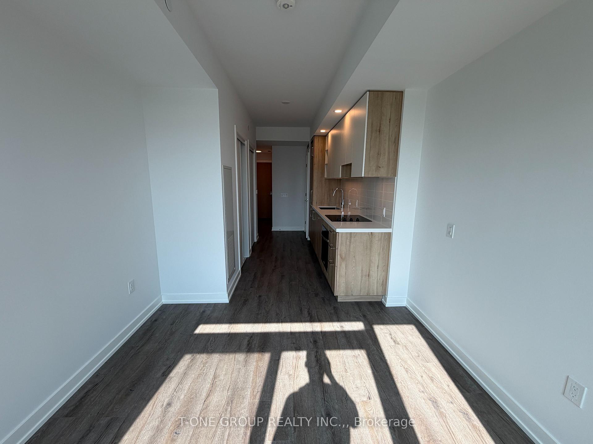 Photo 5 of Unit 703, 21 Meadowdale Road, Vaughan, Vaughan Corporate Centre — HOMEH