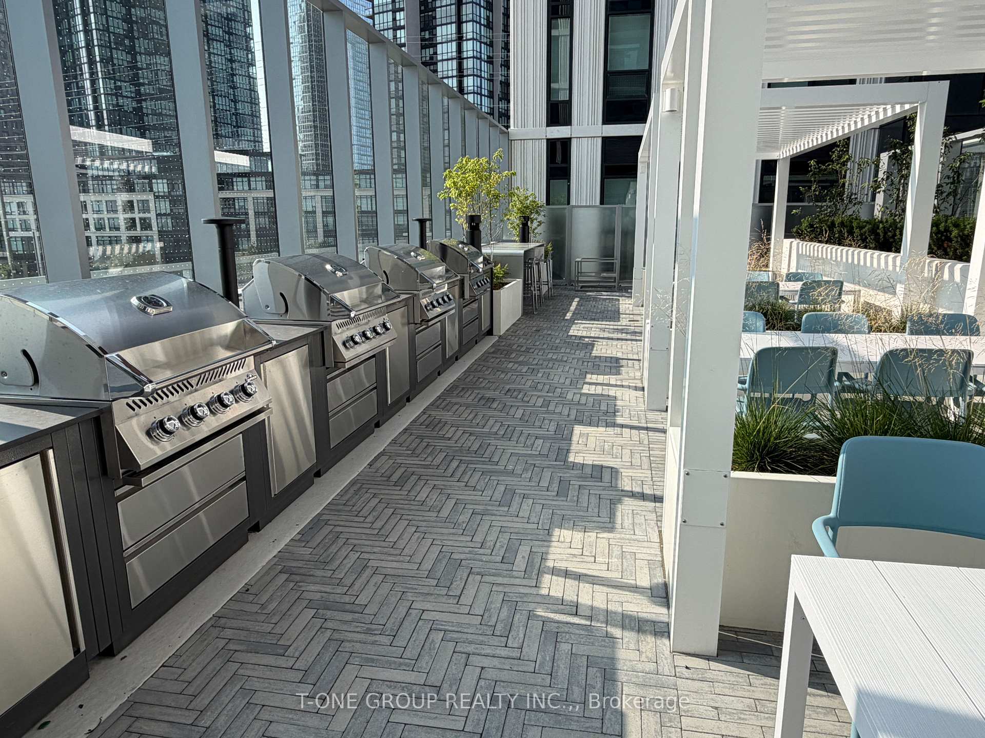 Photo 16 of Unit 703, 21 Meadowdale Road, Vaughan, Vaughan Corporate Centre — HOMEH