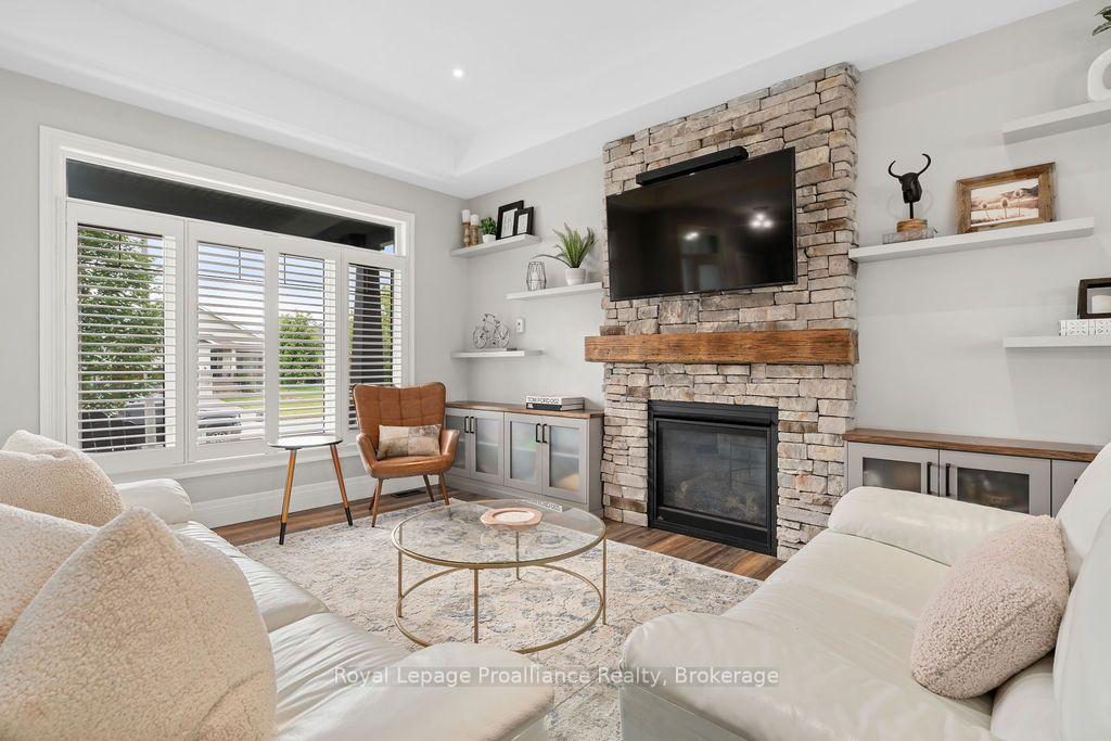 Photo 12 of 45 Ambrosia Terrace, Quinte West, Murray Ward — HOMEH
