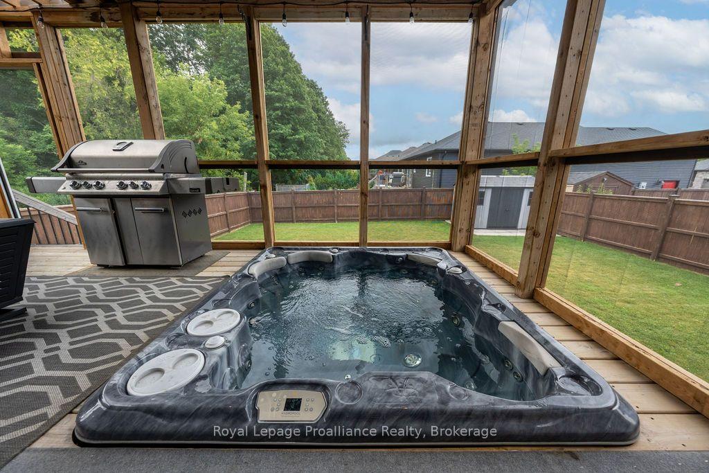 Photo 21 of 45 Ambrosia Terrace, Quinte West, Murray Ward — HOMEH