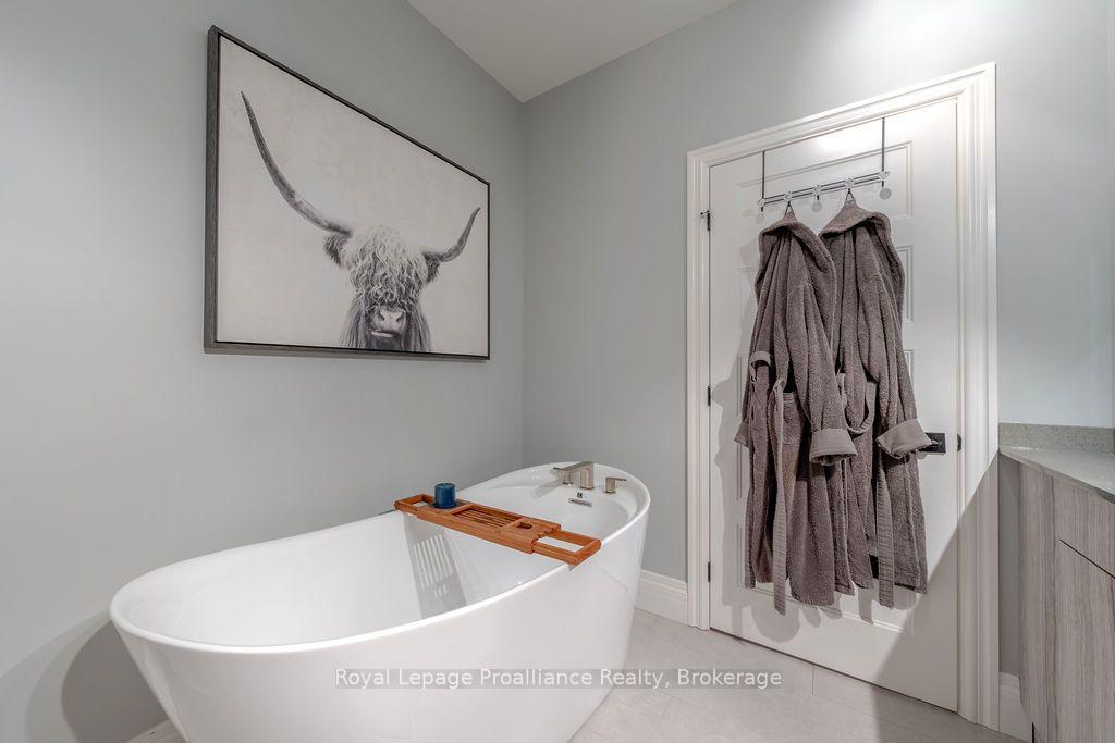 Photo 31 of 45 Ambrosia Terrace, Quinte West, Murray Ward — HOMEH