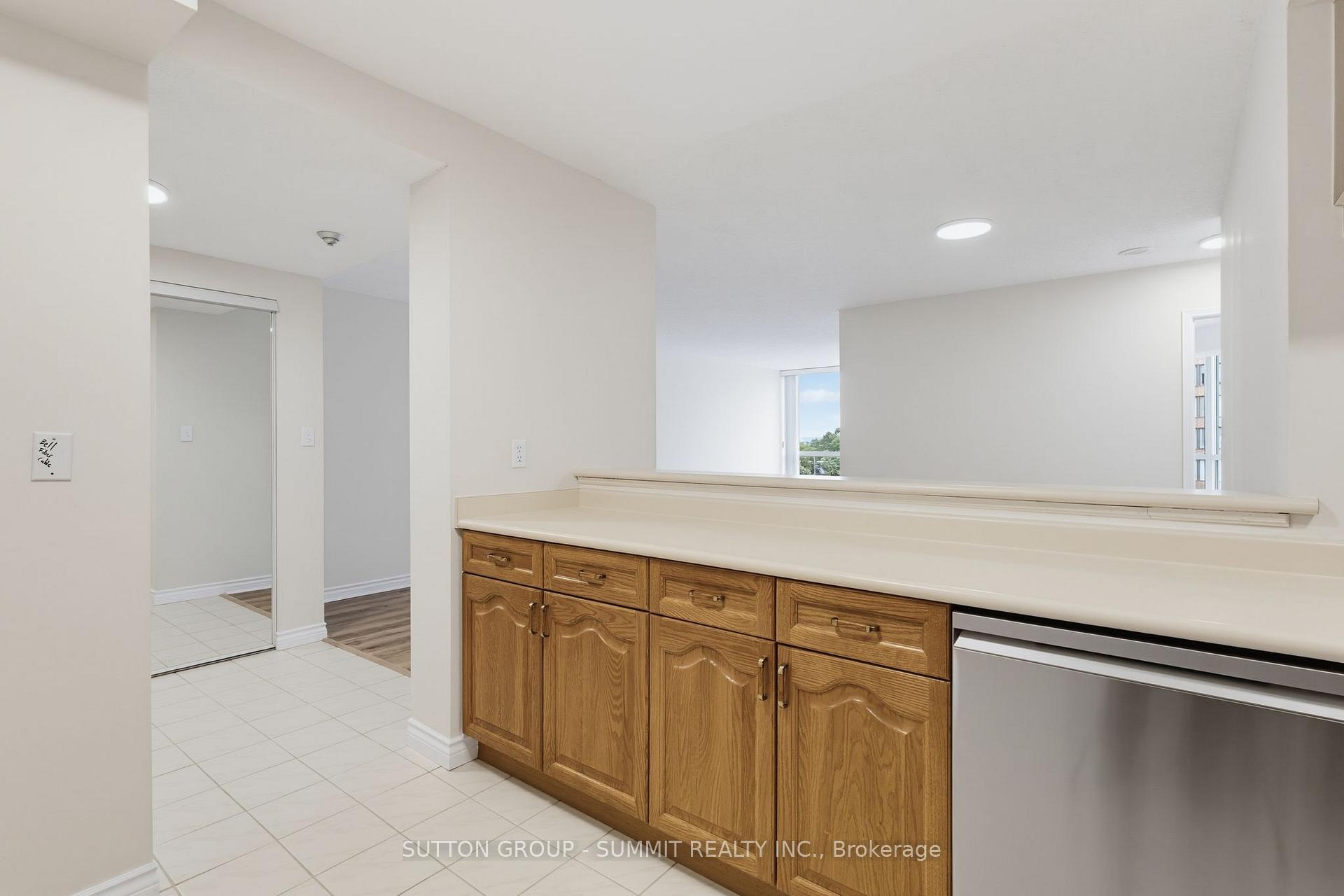 Photo 12 of Unit 611, 1276 Maple Crossing Boulevard, Burlington, Brant — HOMEH