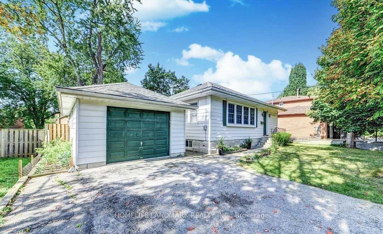 Photo 2 of 62 Peter Street, Markham, Old Markham Village — HOMEH