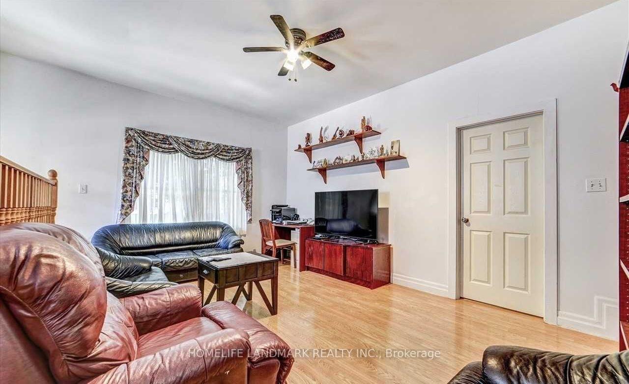 Photo 12 of 62 Peter Street, Markham, Old Markham Village — HOMEH