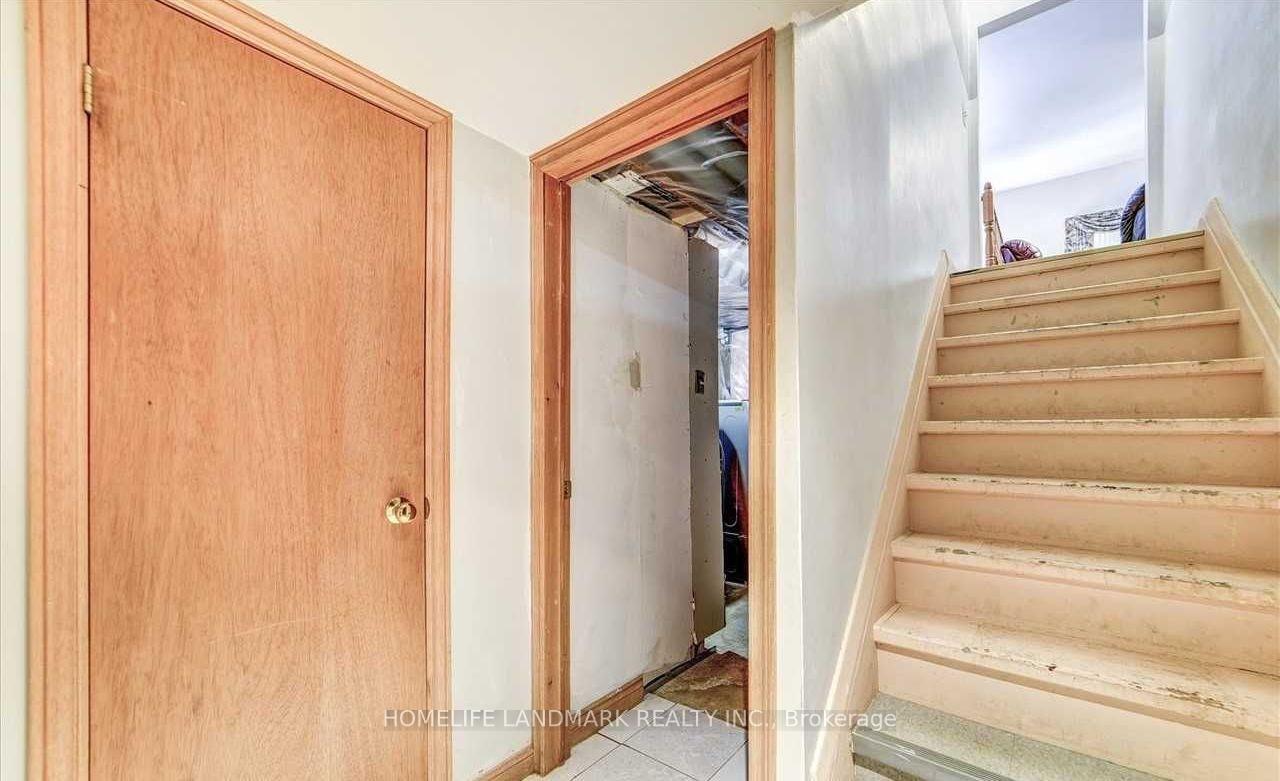 Photo 21 of 62 Peter Street, Markham, Old Markham Village — HOMEH