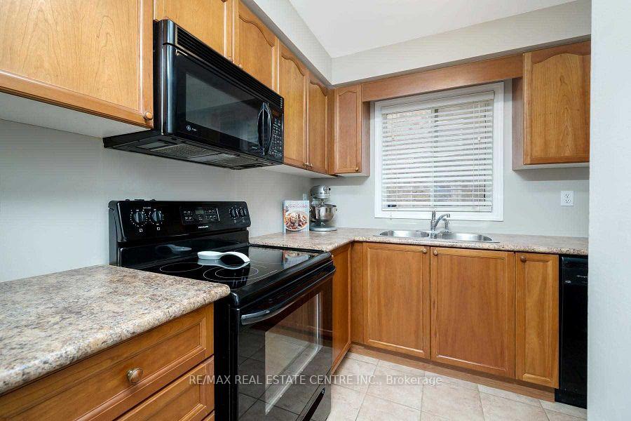 Photo 6 of 665 Thompson Road S, Milton, Beaty — HOMEH