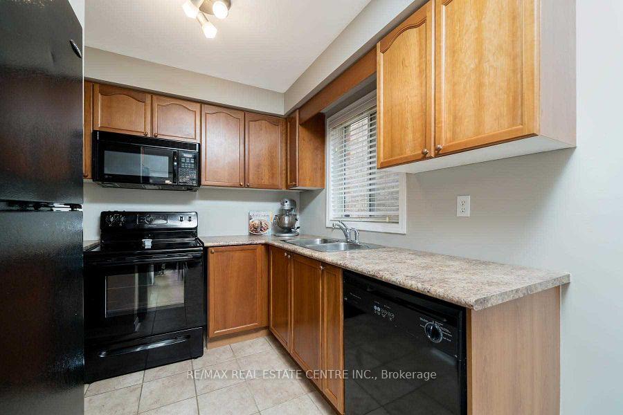Photo 7 of 665 Thompson Road S, Milton, Beaty — HOMEH