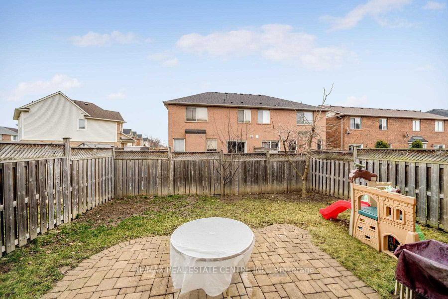 Photo 10 of 665 Thompson Road S, Milton, Beaty — HOMEH