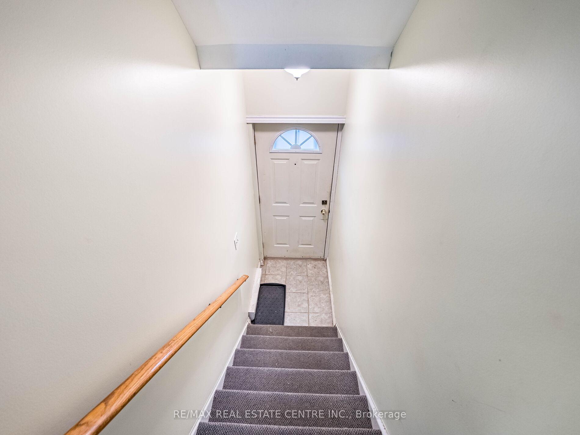 Photo 3 of Unit 121, 49 Rhonda Road, Guelph, Willow West/Sugarbush/West Acres — HOMEH