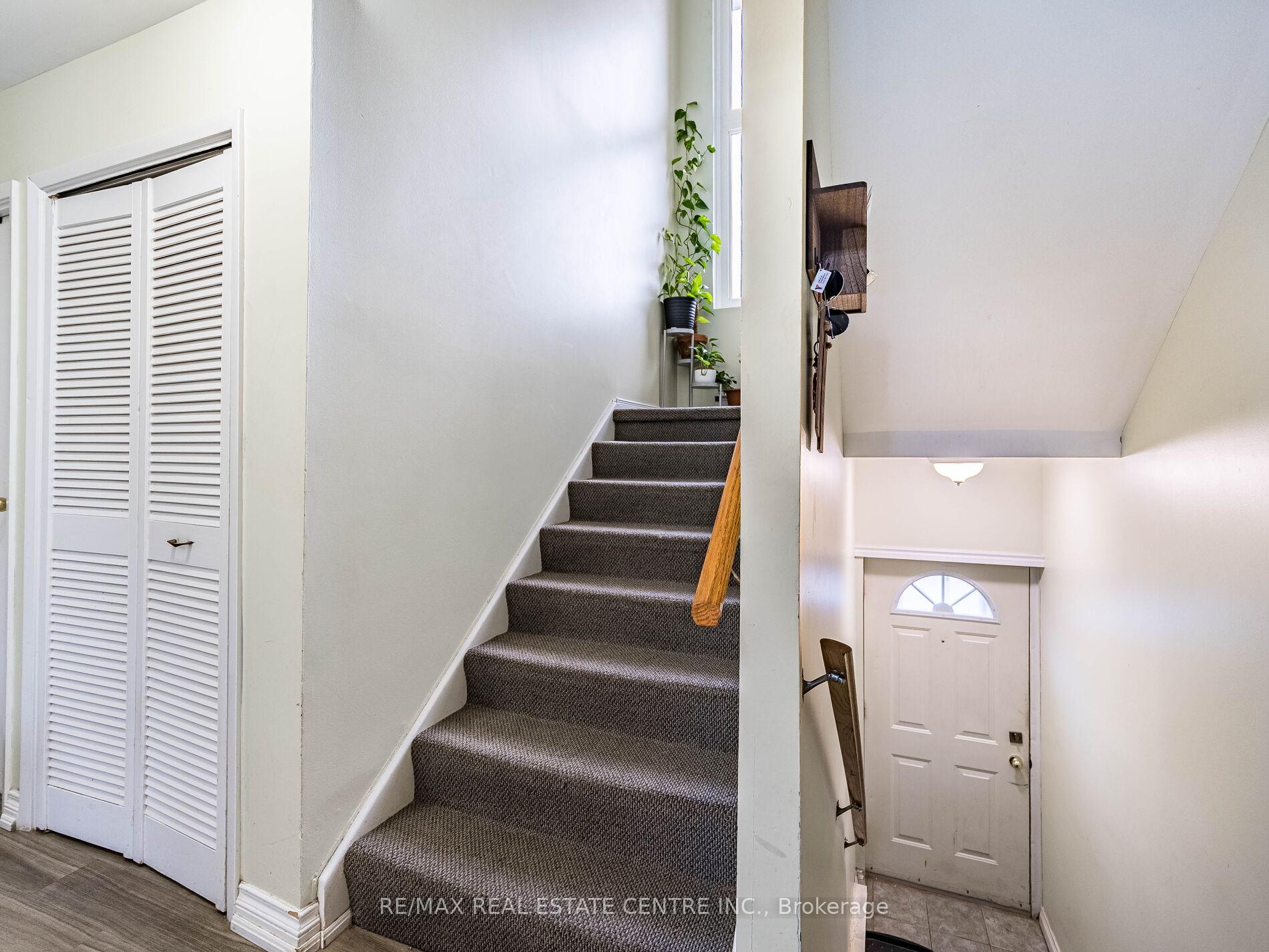 Photo 5 of Unit 121, 49 Rhonda Road, Guelph, Willow West/Sugarbush/West Acres — HOMEH