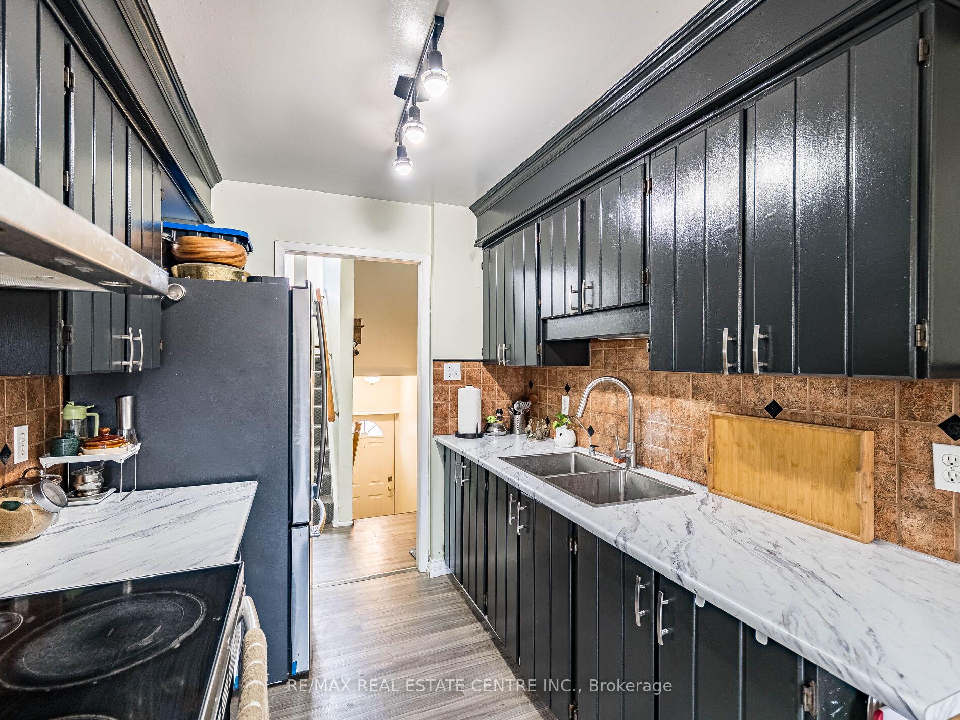 Photo 18 of Unit 121, 49 Rhonda Road, Guelph, Willow West/Sugarbush/West Acres — HOMEH