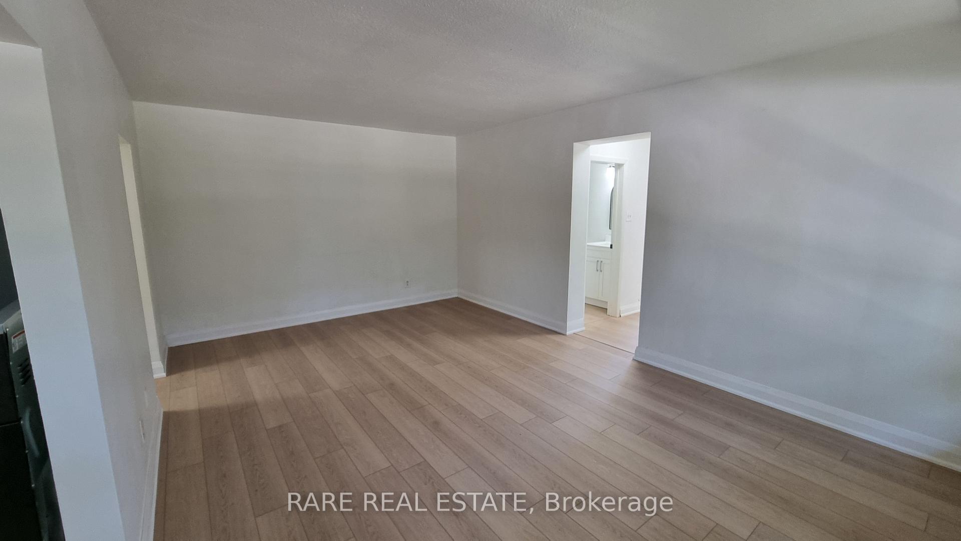Photo 2 of Unit 7, 431 Martha Street W, Burlington, Brant — HOMEH