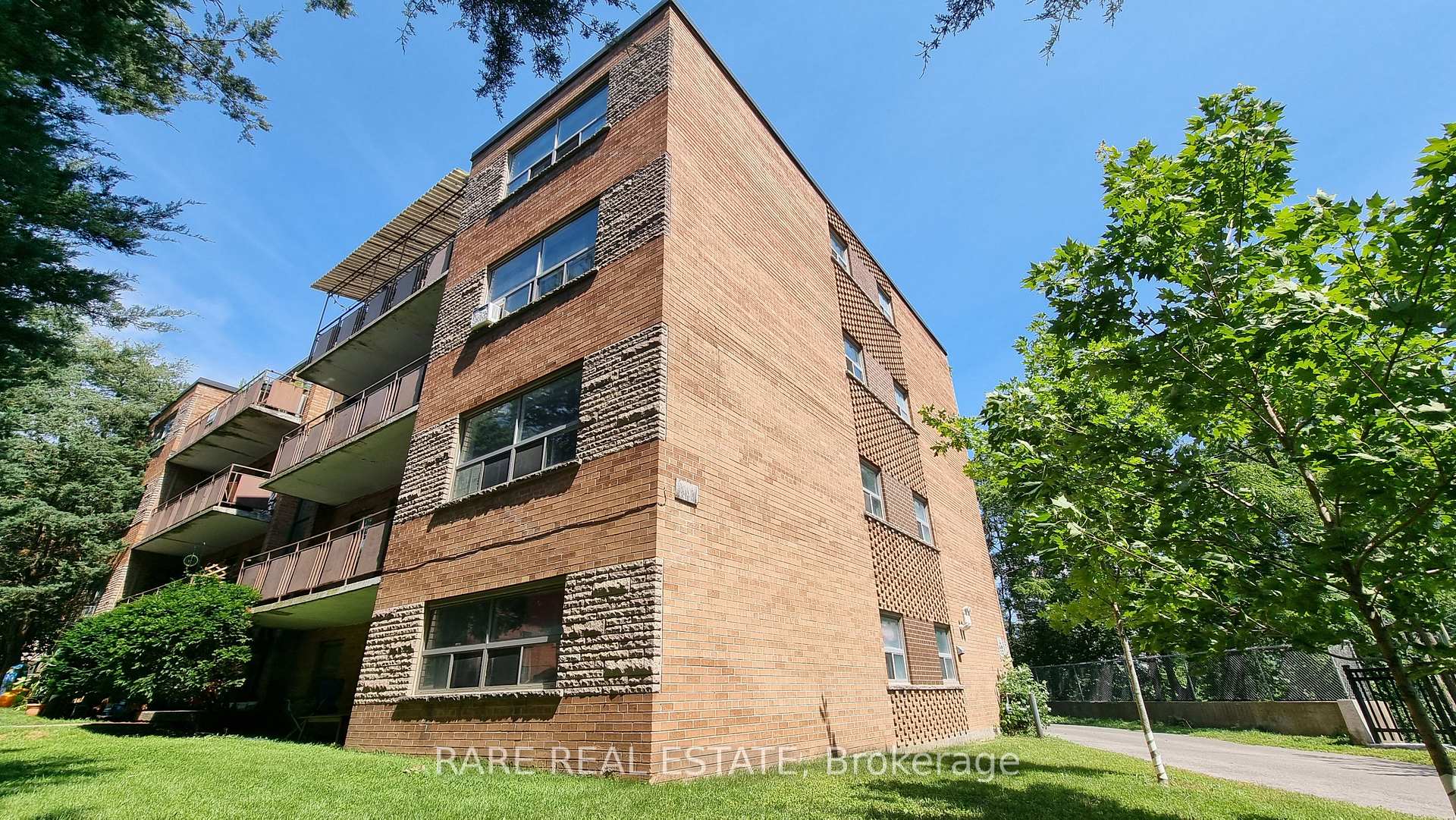 Photo 17 of Unit 7, 431 Martha Street W, Burlington, Brant — HOMEH