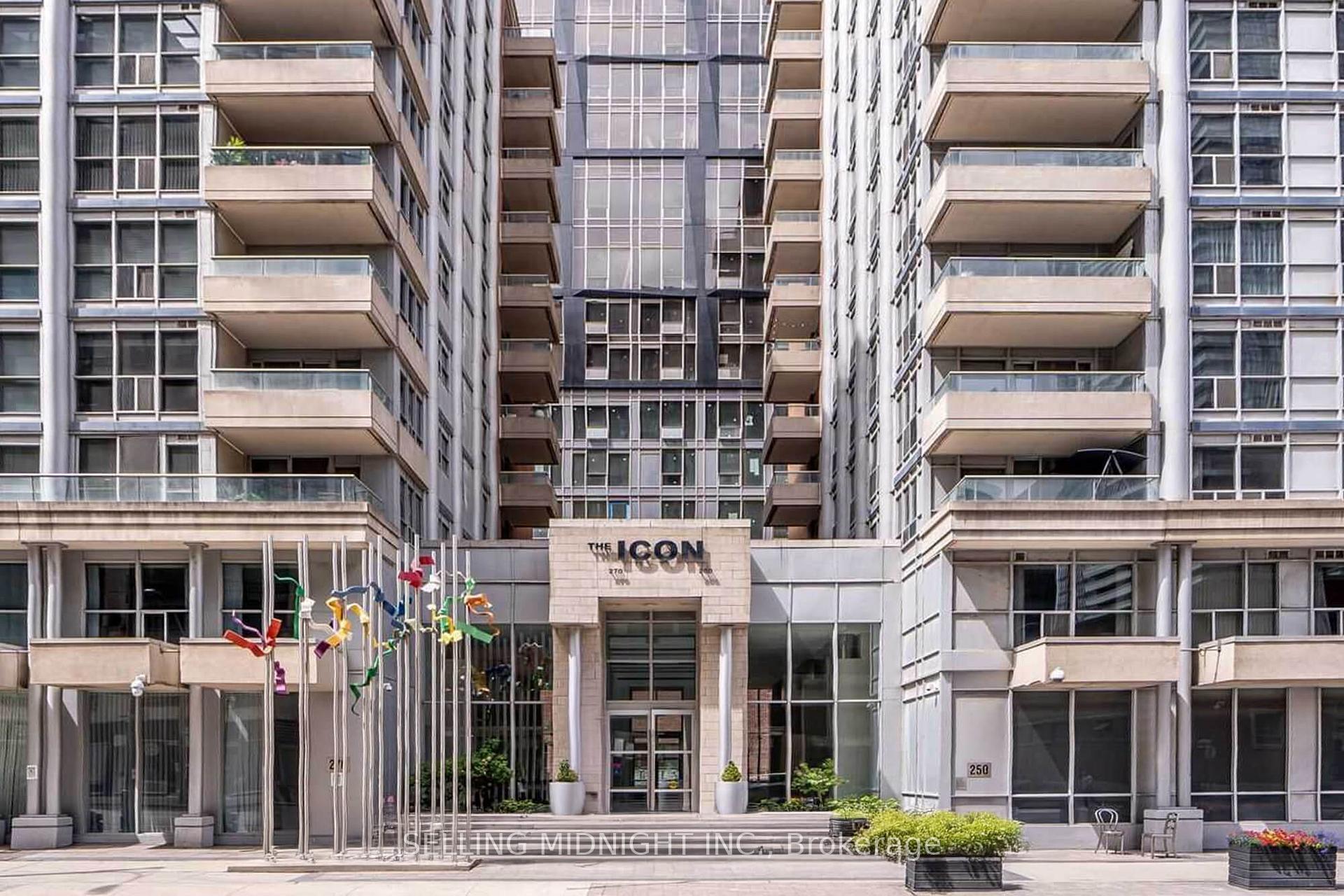 Front of Unit 502, 270 Wellington Street W