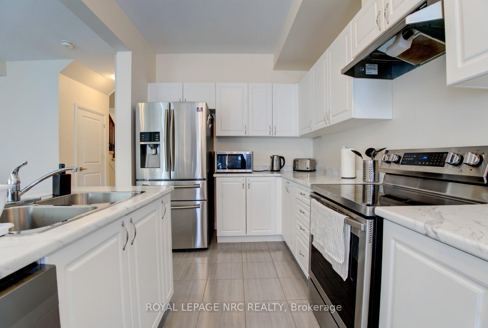 Photo 3 of 4901 Pettit Avenue, Niagara Falls, Morrison — HOMEH