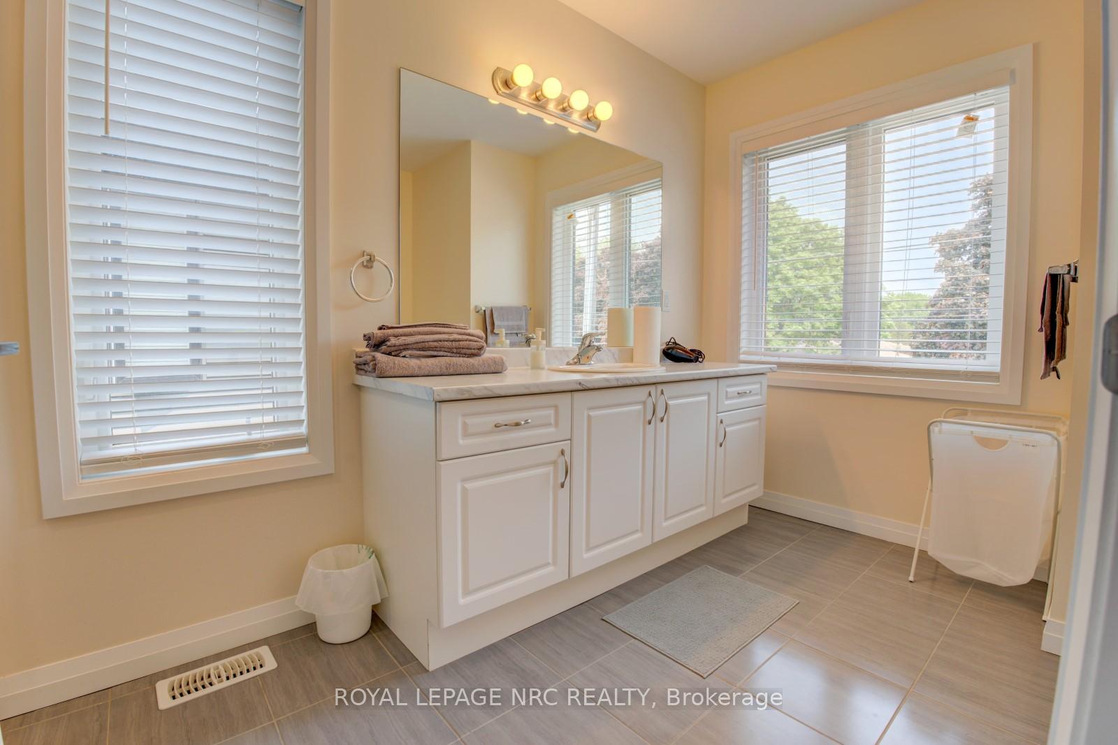 Photo 12 of 4901 Pettit Avenue, Niagara Falls, Morrison — HOMEH