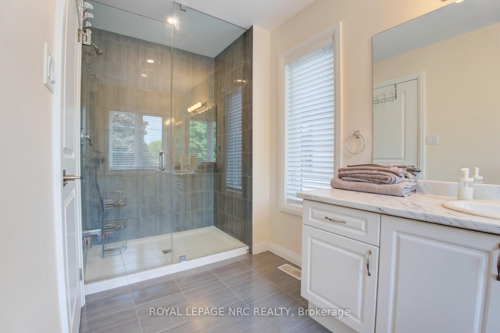 Photo 13 of 4901 Pettit Avenue, Niagara Falls, Morrison — HOMEH