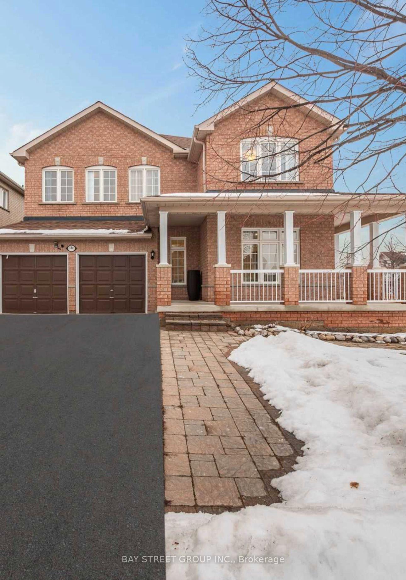 Photo 1 of 384 Spruce Grove Crescent, Newmarket, Woodland Hill — HOMEH