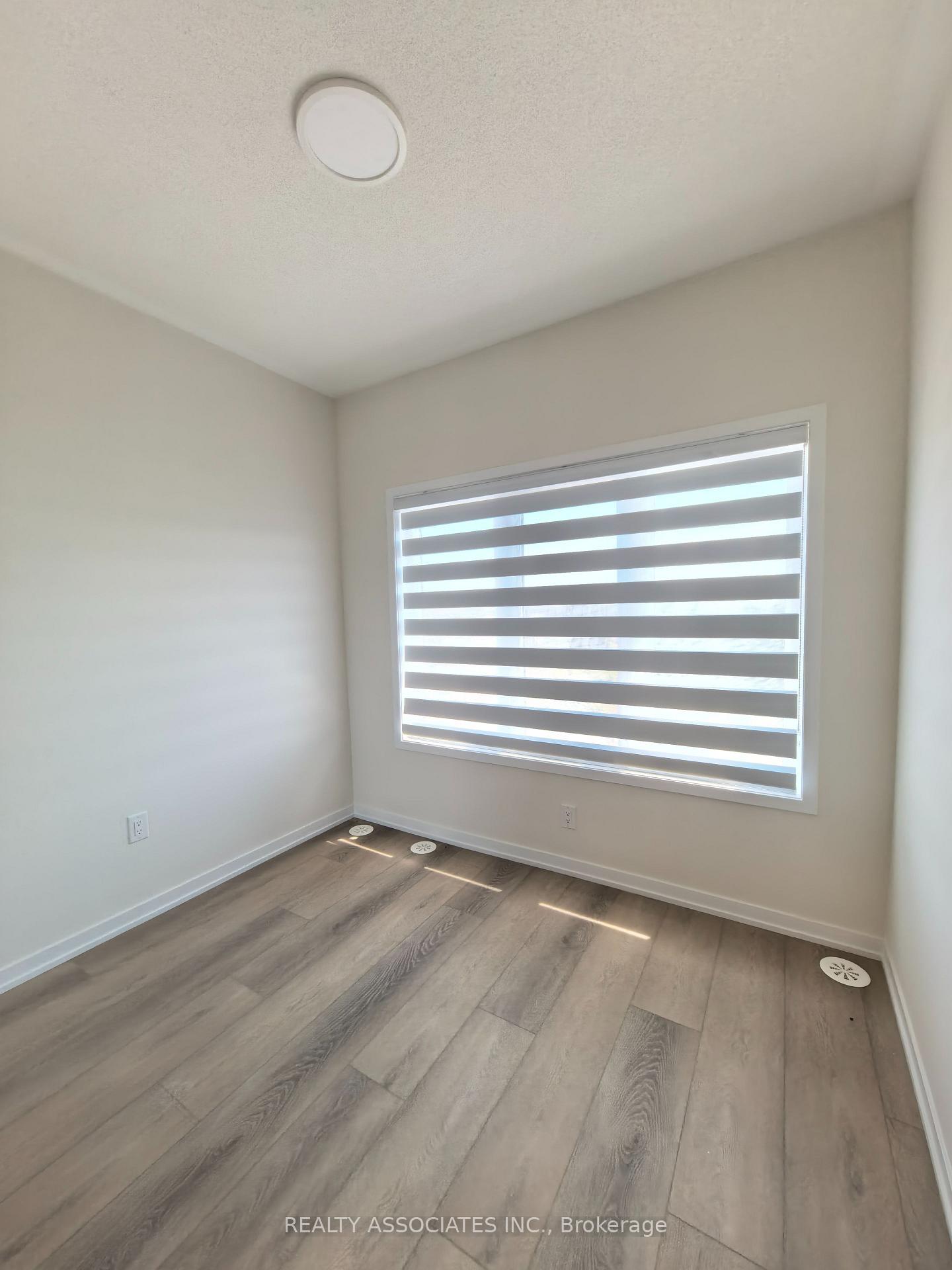 Photo 10 of 127 Matawin Lane, Richmond Hill, Headford Business Park — HOMEH