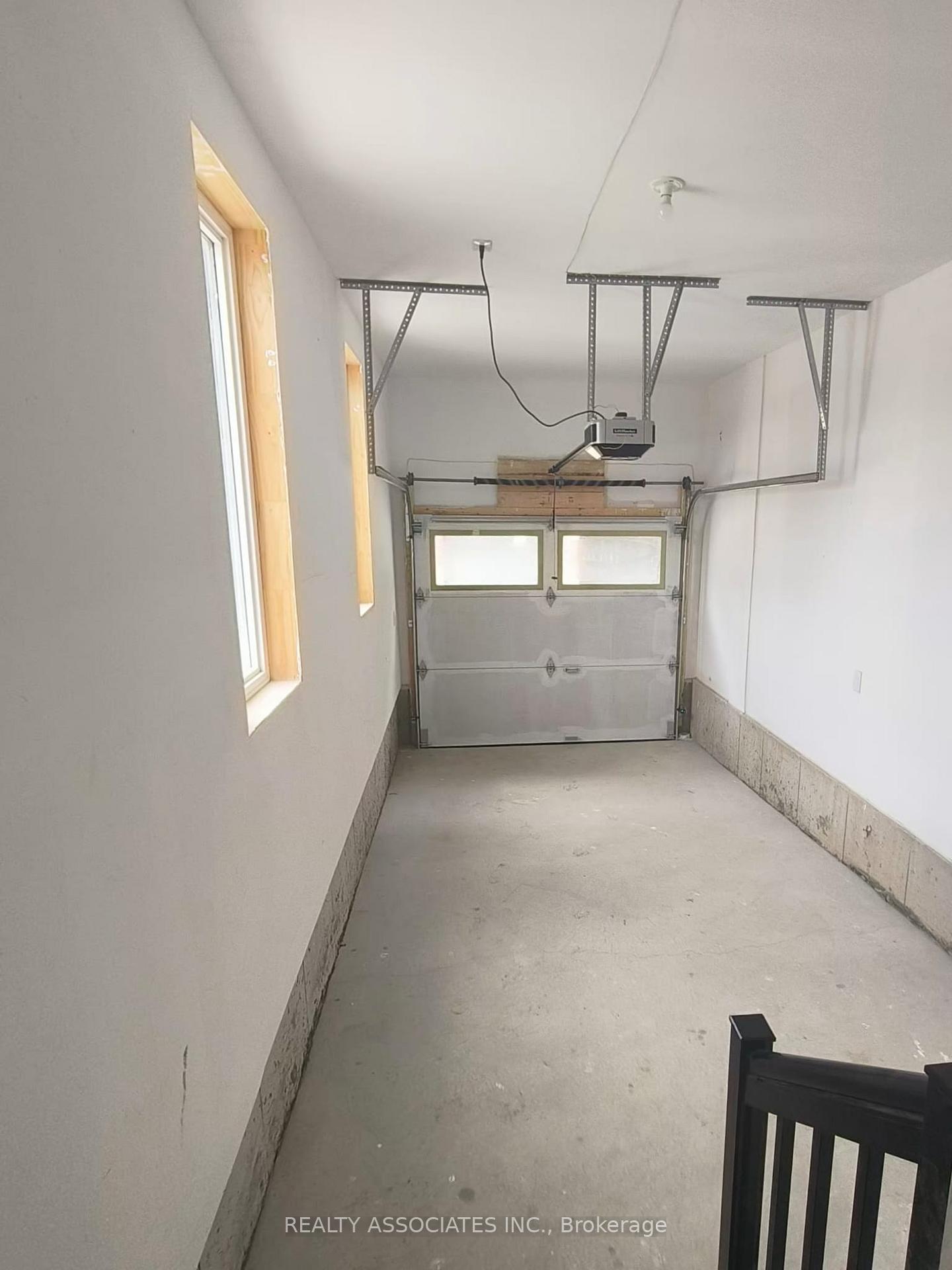 Photo 13 of 127 Matawin Lane, Richmond Hill, Headford Business Park — HOMEH