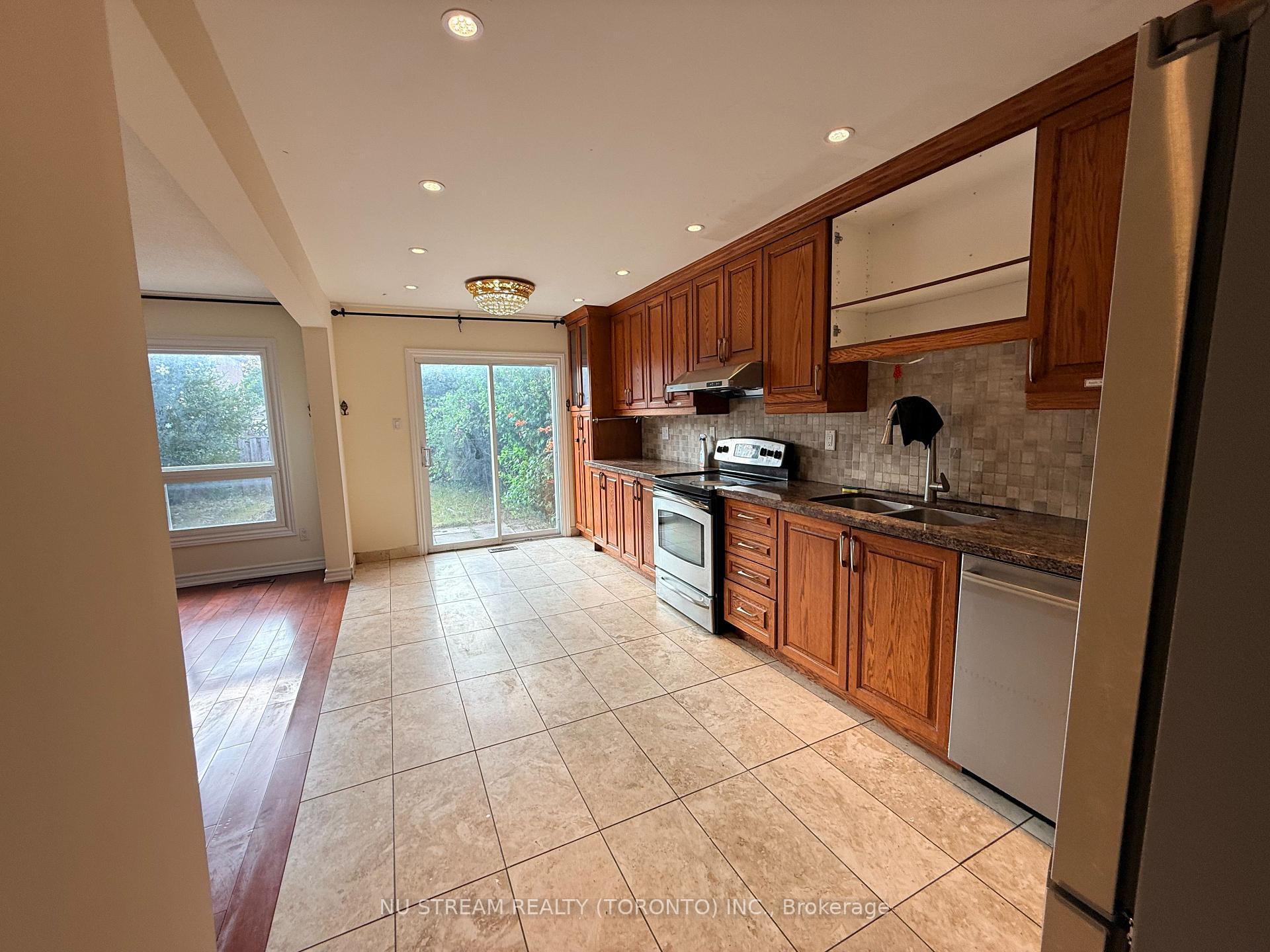 Photo 2 of 74 William Honey Crescent, Markham, Middlefield — HOMEH