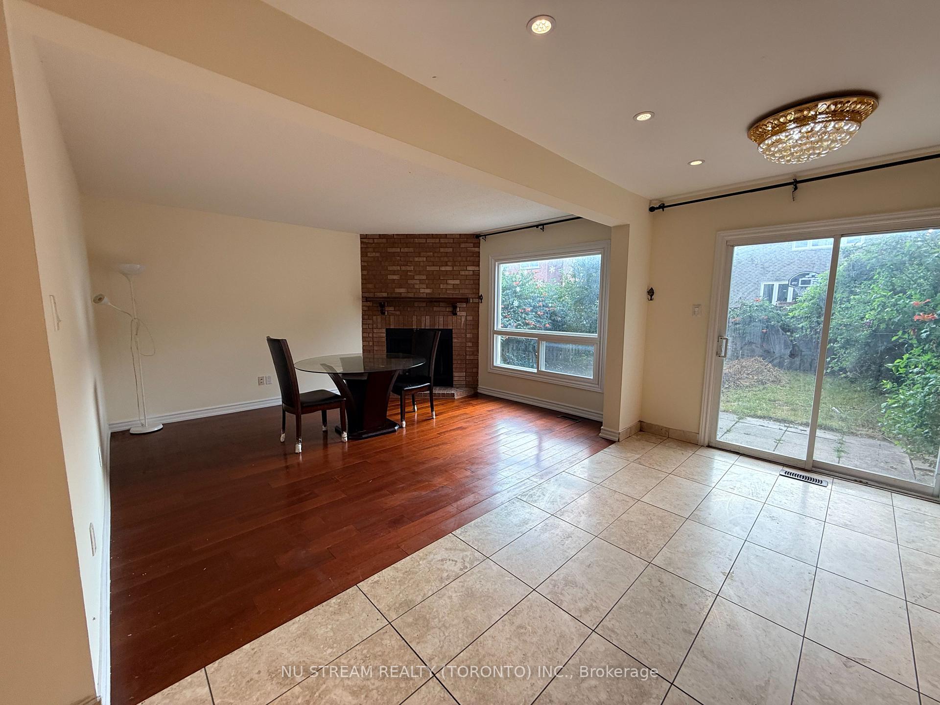 Photo 3 of 74 William Honey Crescent, Markham, Middlefield — HOMEH