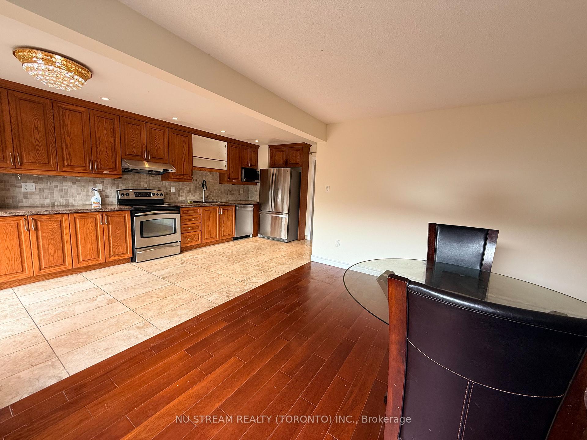 Photo 4 of 74 William Honey Crescent, Markham, Middlefield — HOMEH