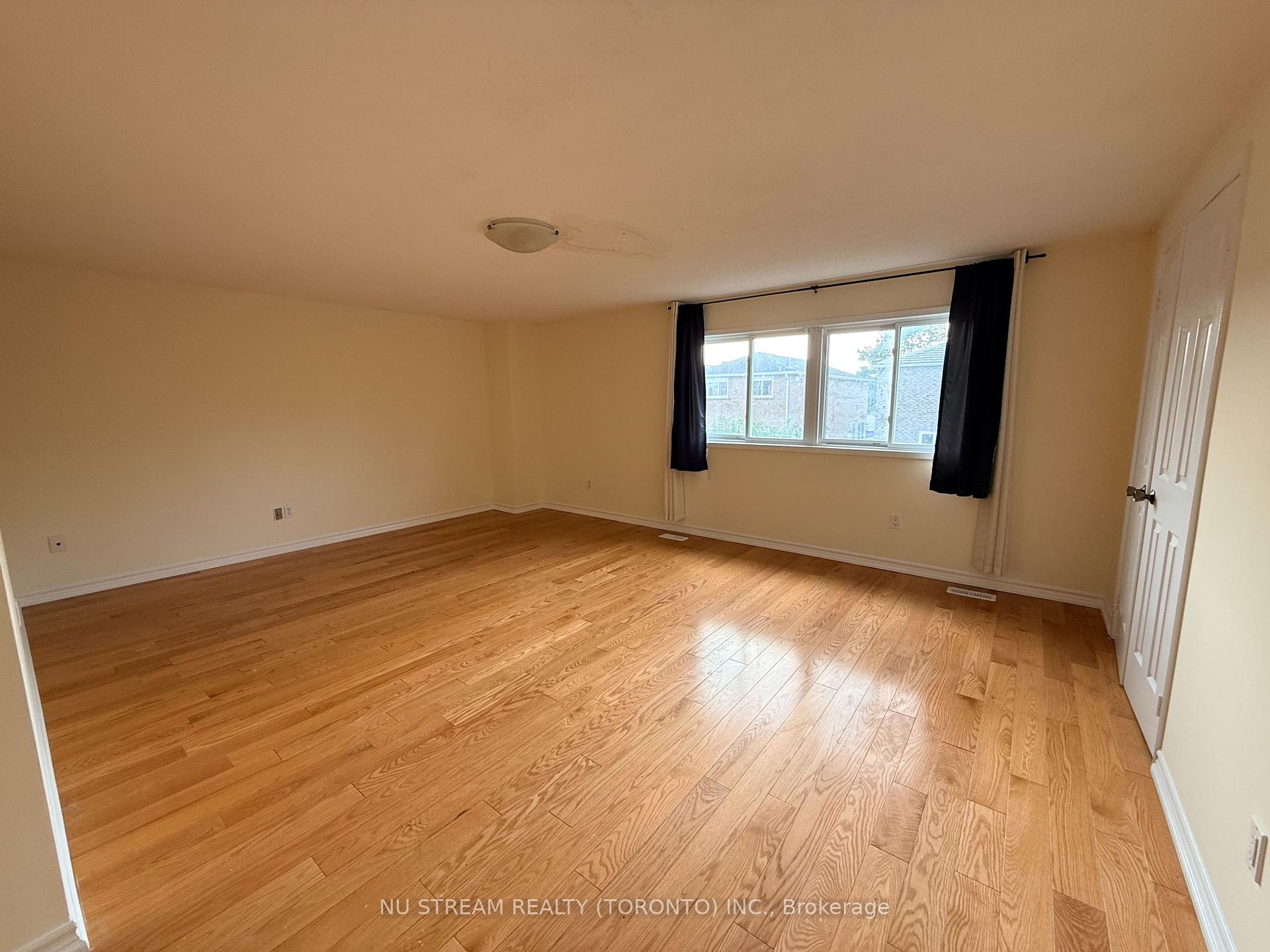 Photo 8 of 74 William Honey Crescent, Markham, Middlefield — HOMEH