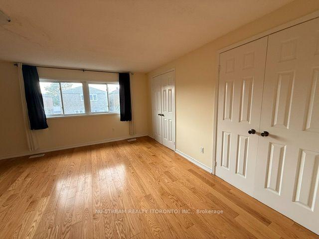 Photo 11 of 74 William Honey Crescent, Markham, Middlefield — HOMEH