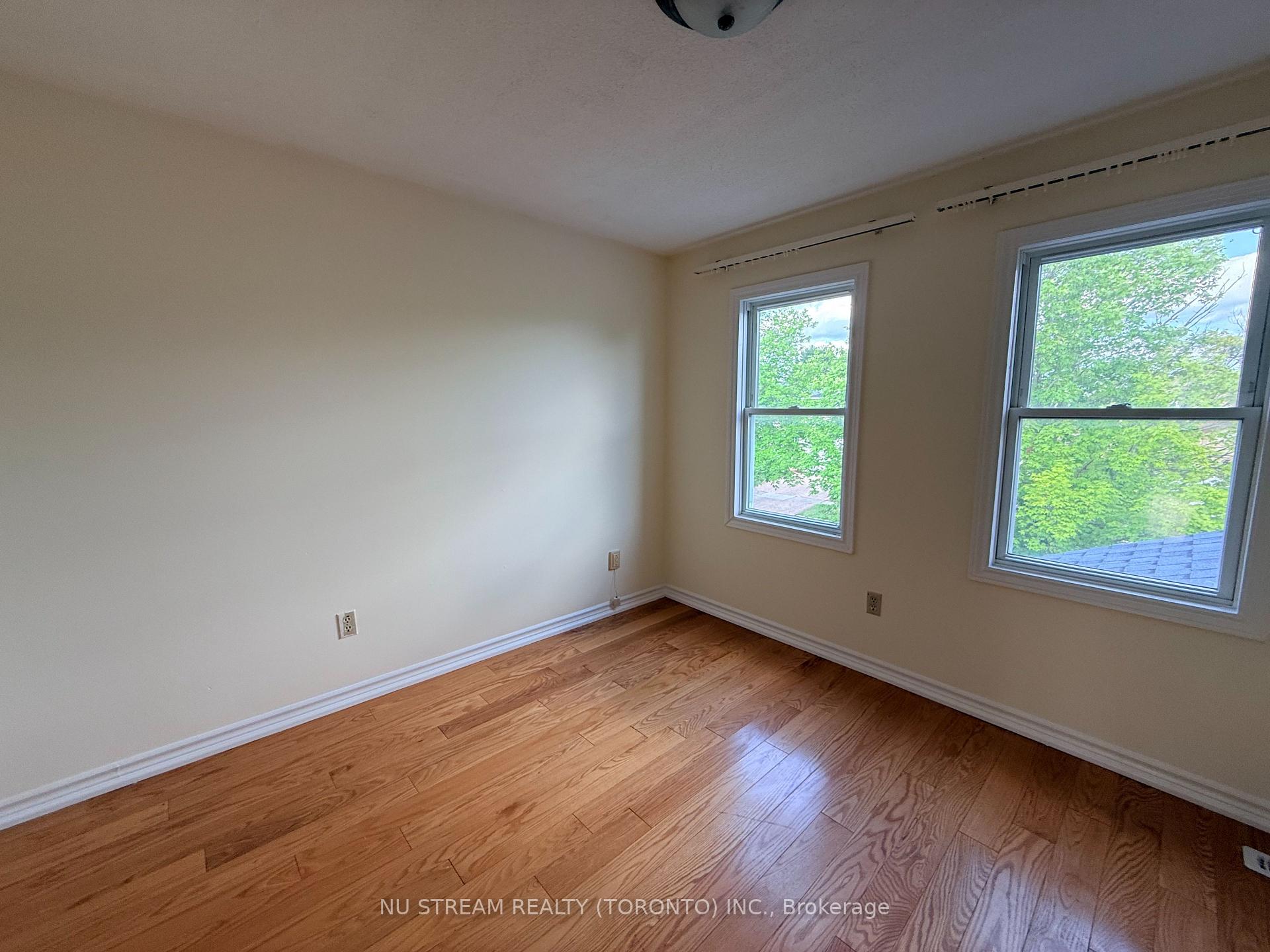 Photo 13 of 74 William Honey Crescent, Markham, Middlefield — HOMEH