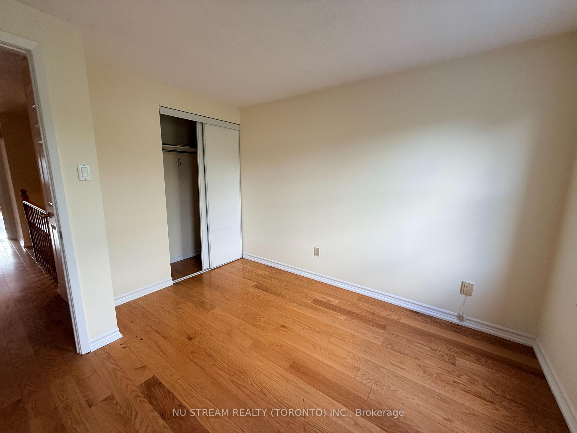 Photo 14 of 74 William Honey Crescent, Markham, Middlefield — HOMEH