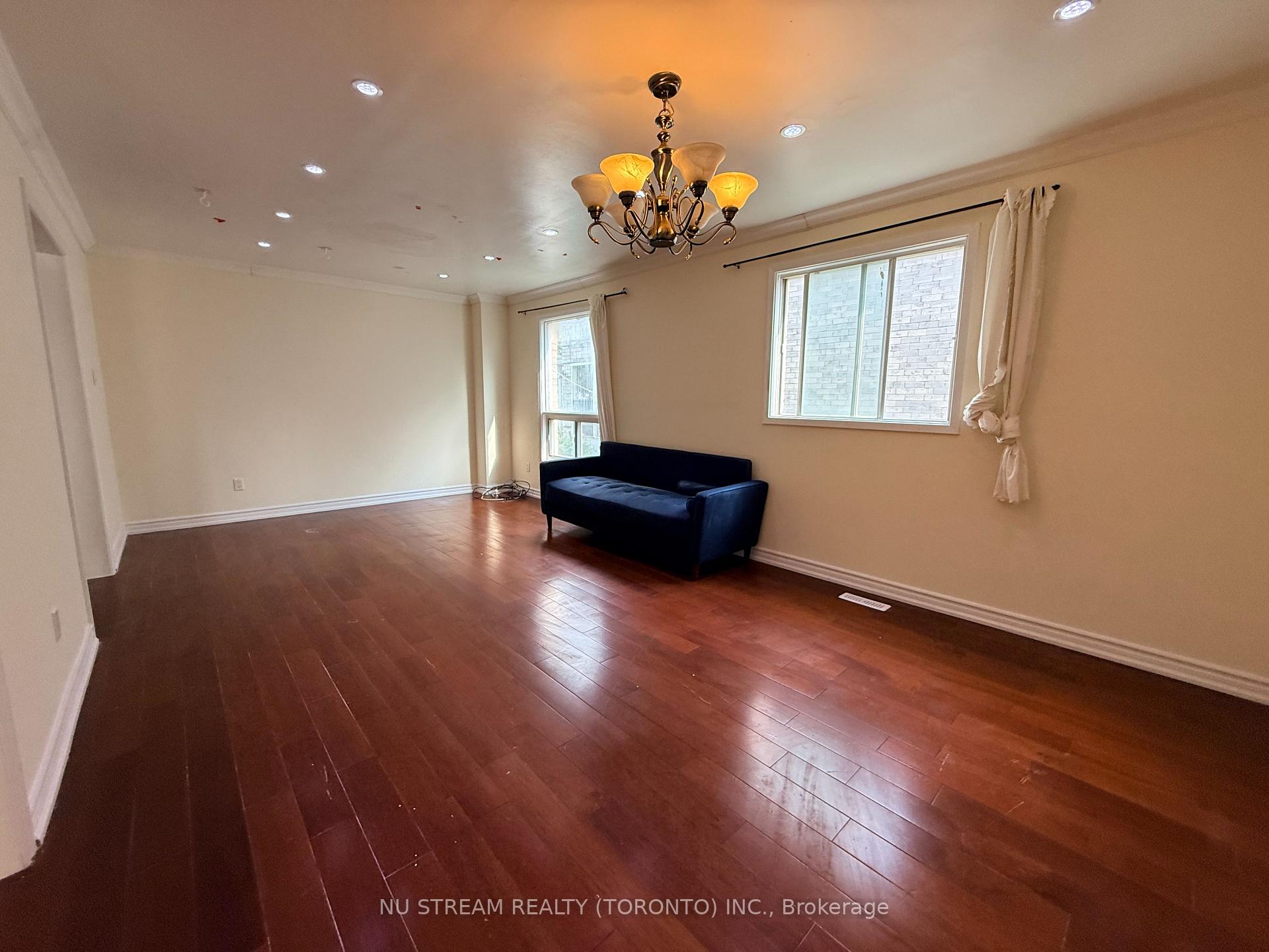 Photo 16 of 74 William Honey Crescent, Markham, Middlefield — HOMEH
