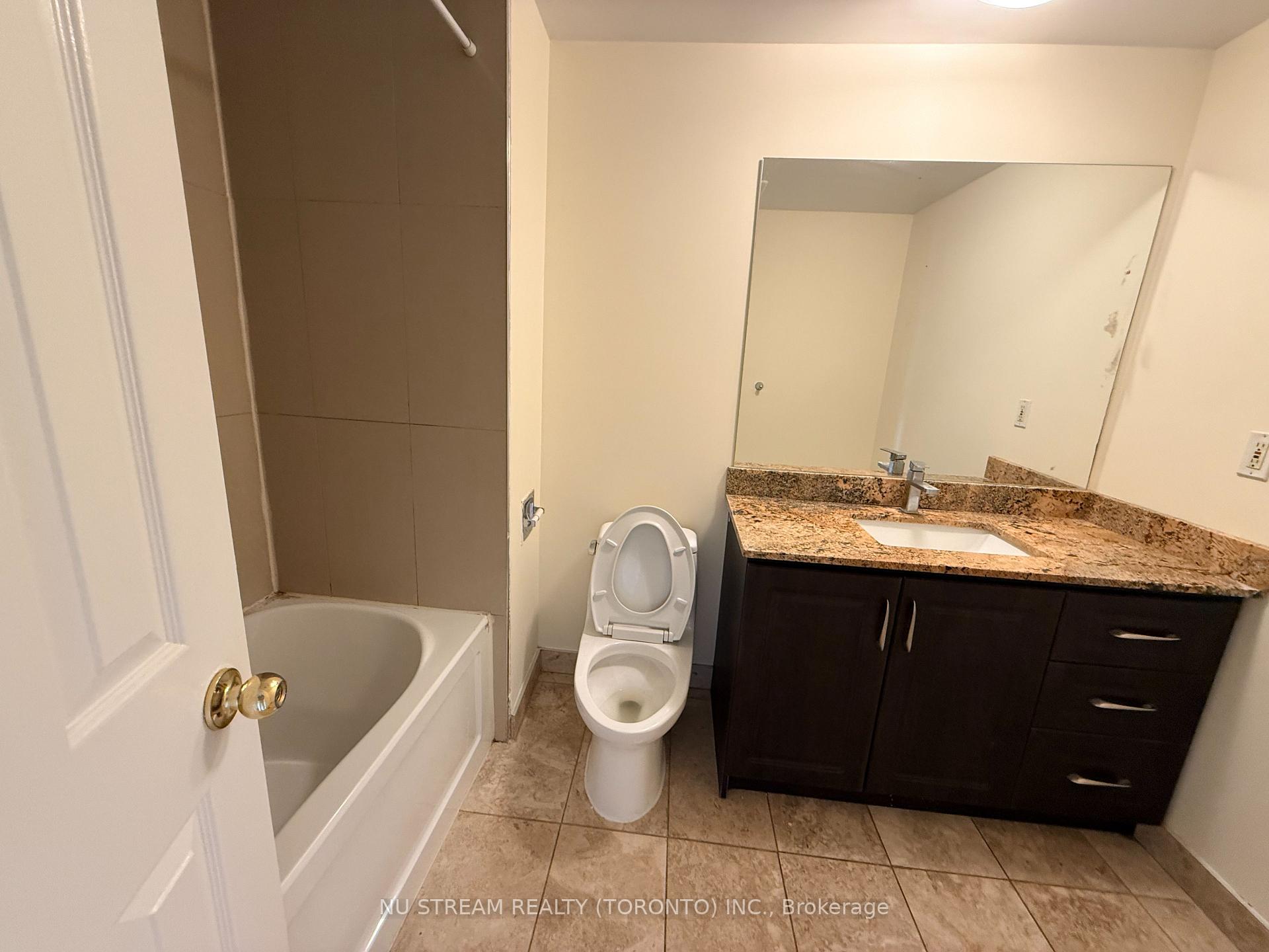 Photo 19 of 74 William Honey Crescent, Markham, Middlefield — HOMEH