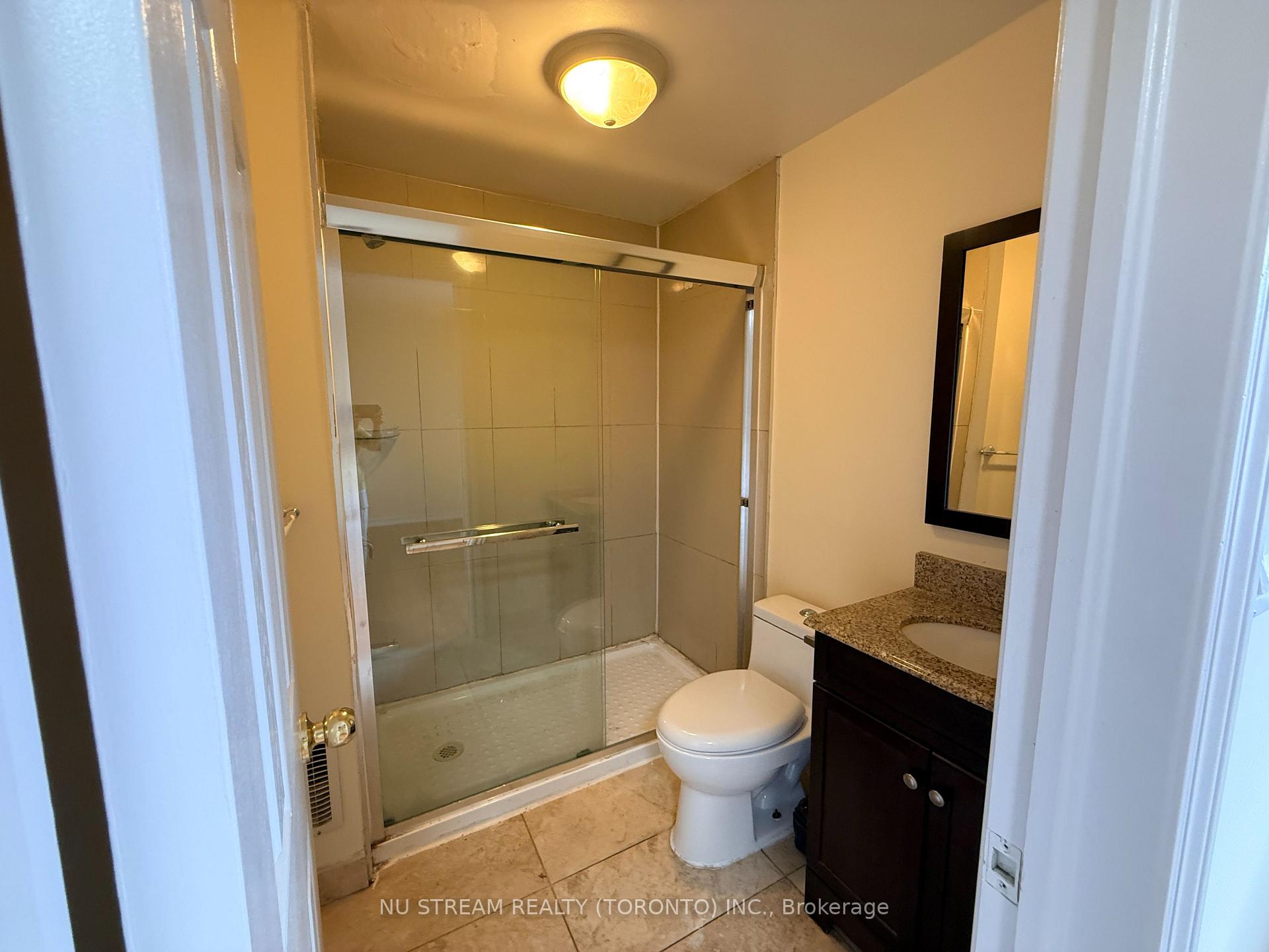 Photo 20 of 74 William Honey Crescent, Markham, Middlefield — HOMEH