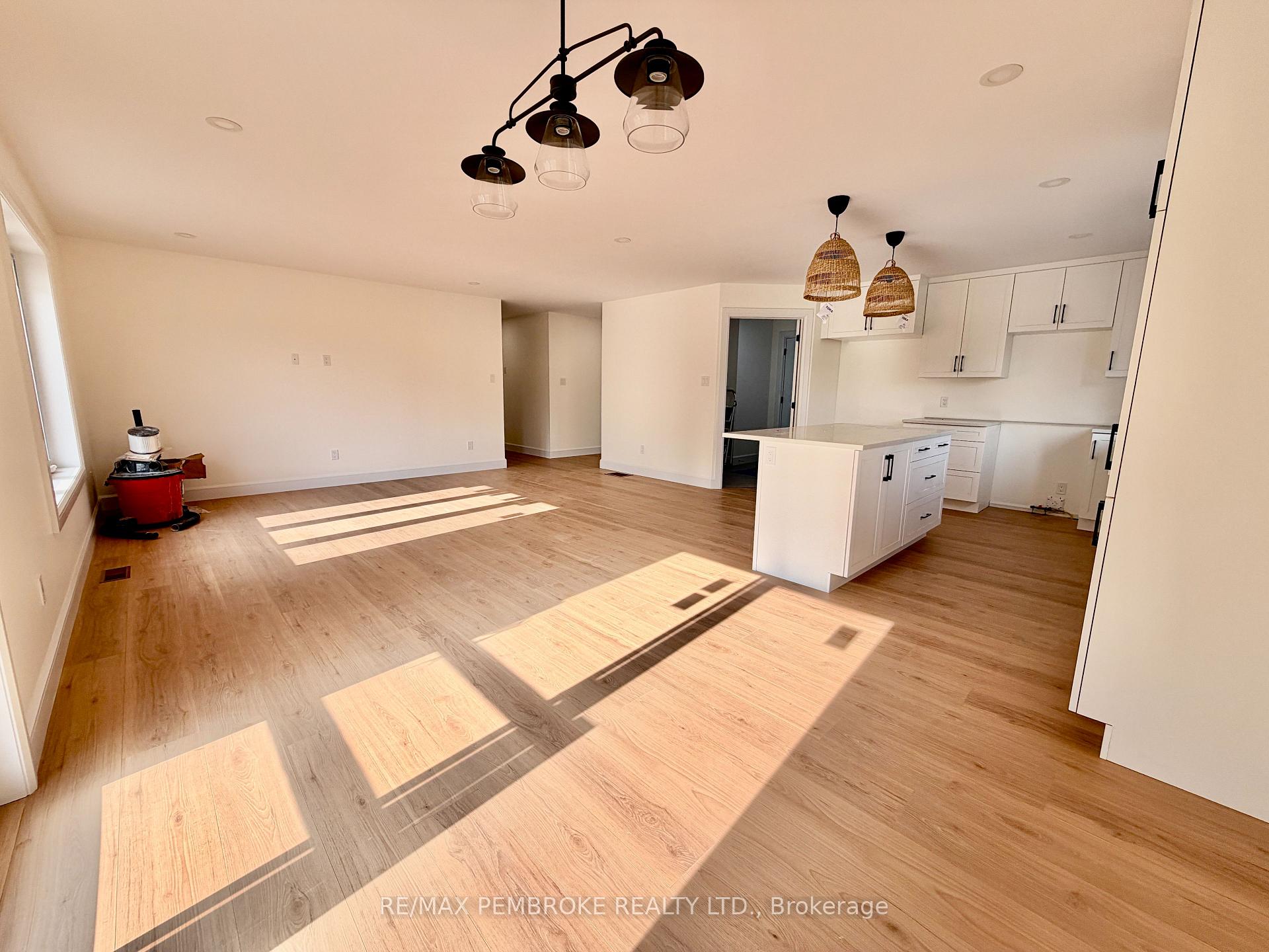 Photo 8 of 55 Eddy Crescent, Pembroke, Pembroke — HOMEH