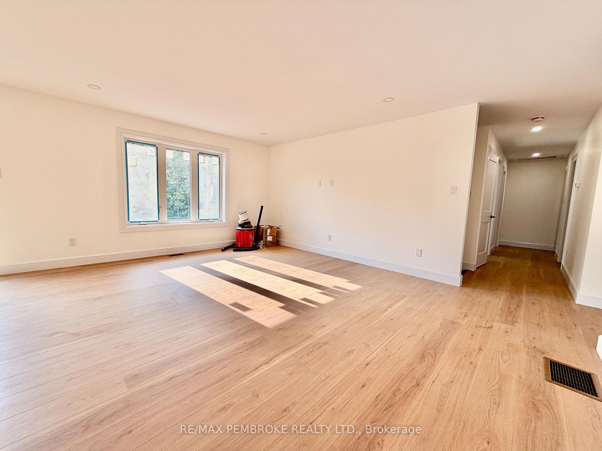 Photo 9 of 55 Eddy Crescent, Pembroke, Pembroke — HOMEH