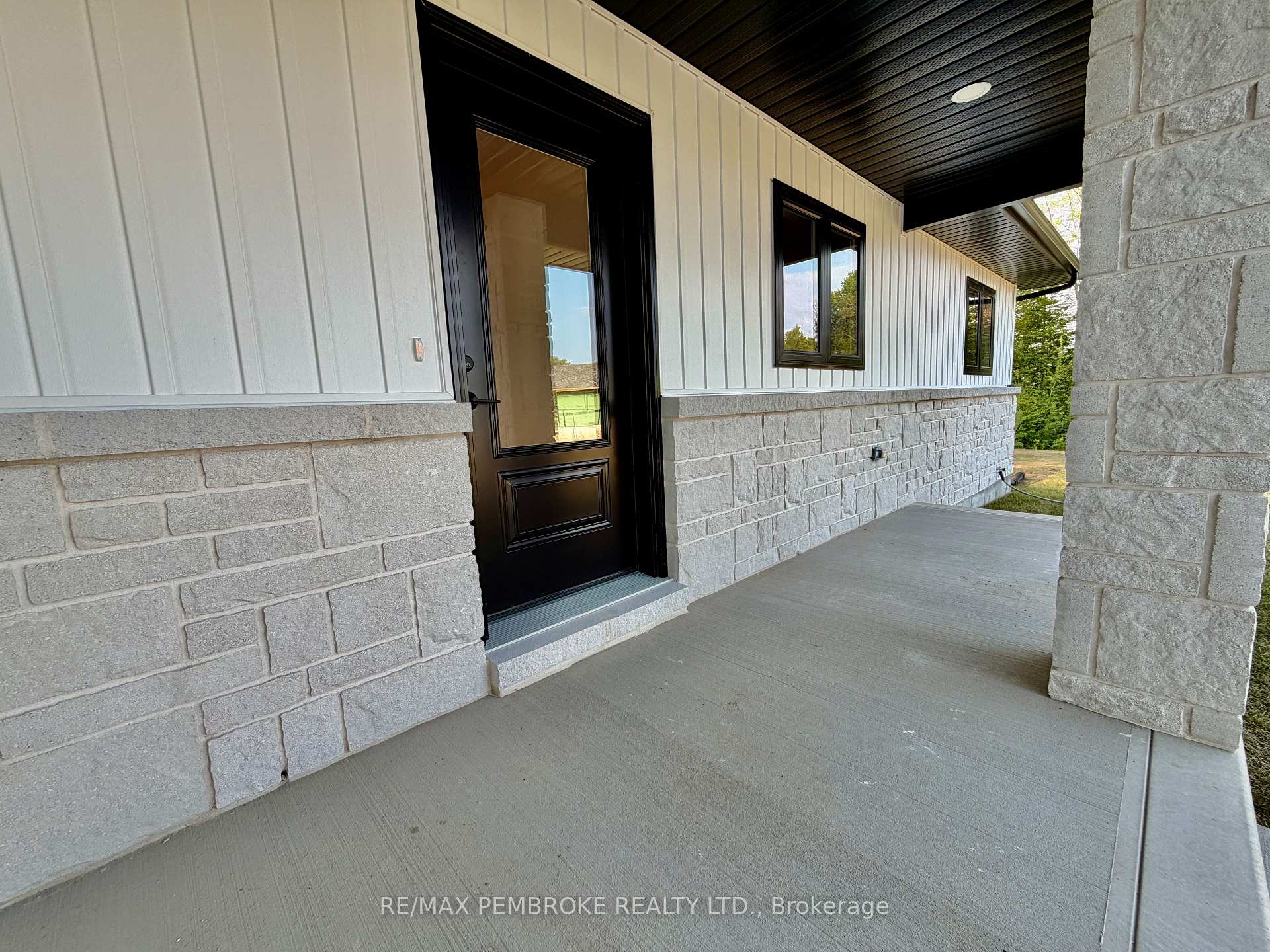 Photo 16 of 55 Eddy Crescent, Pembroke, Pembroke — HOMEH