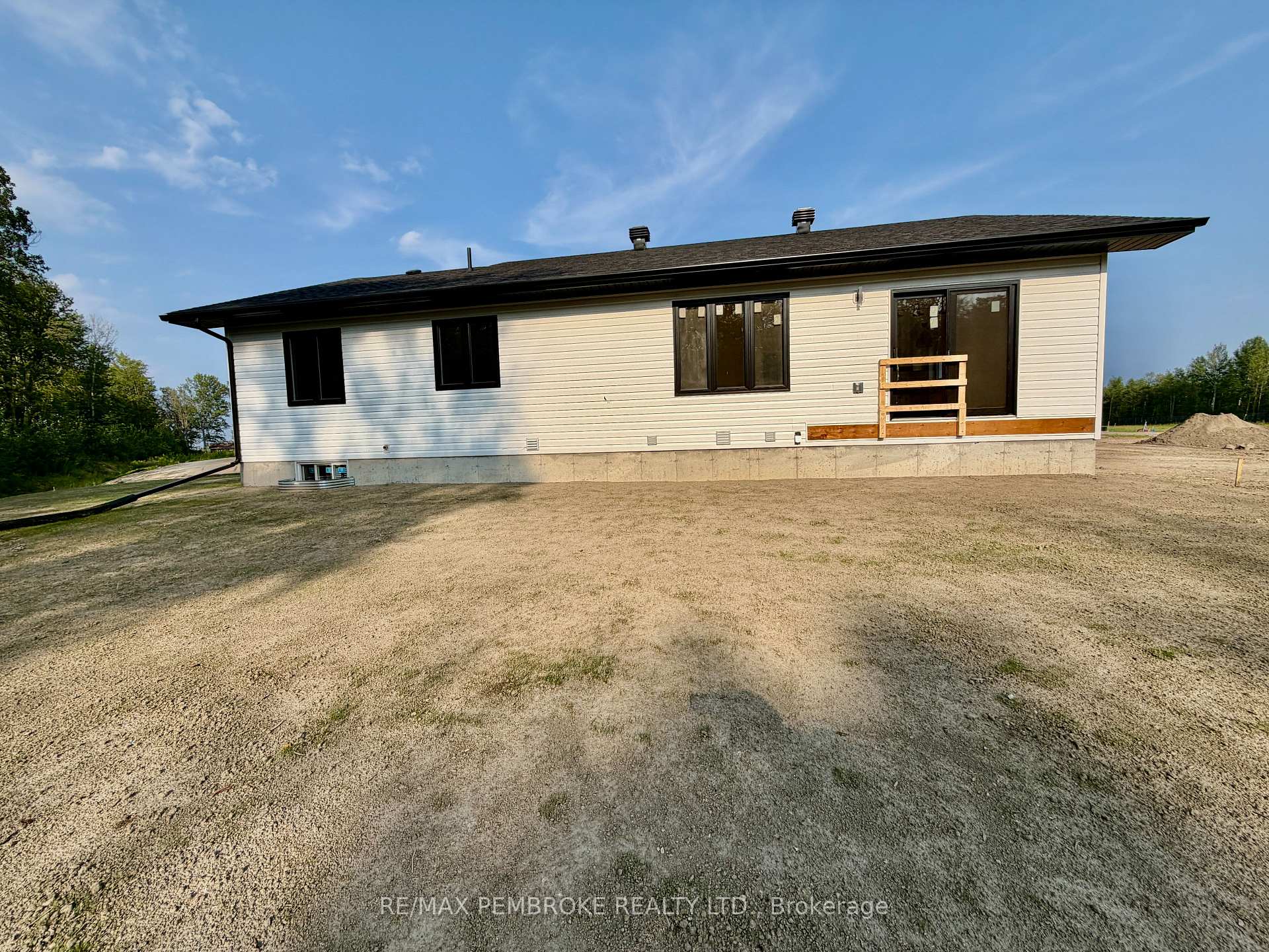 Photo 17 of 55 Eddy Crescent, Pembroke, Pembroke — HOMEH