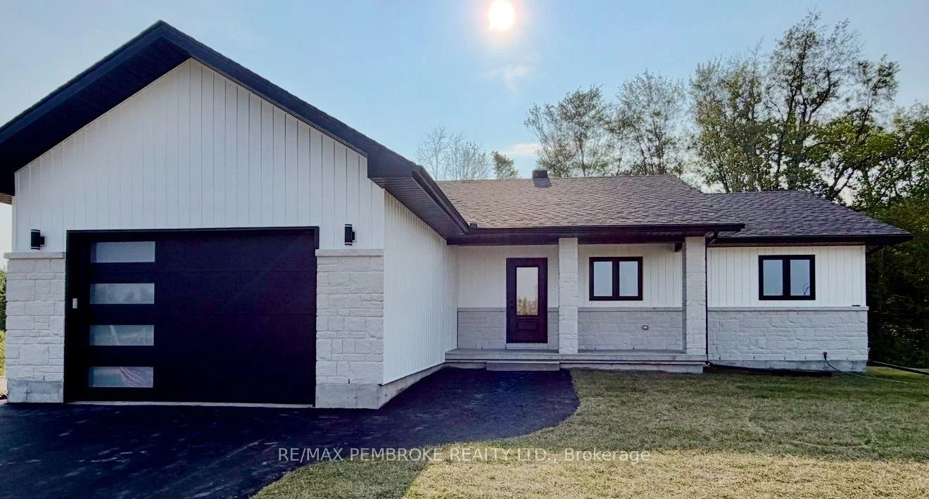 Photo 5 of 55 Eddy Crescent, Pembroke, Pembroke — HOMEH