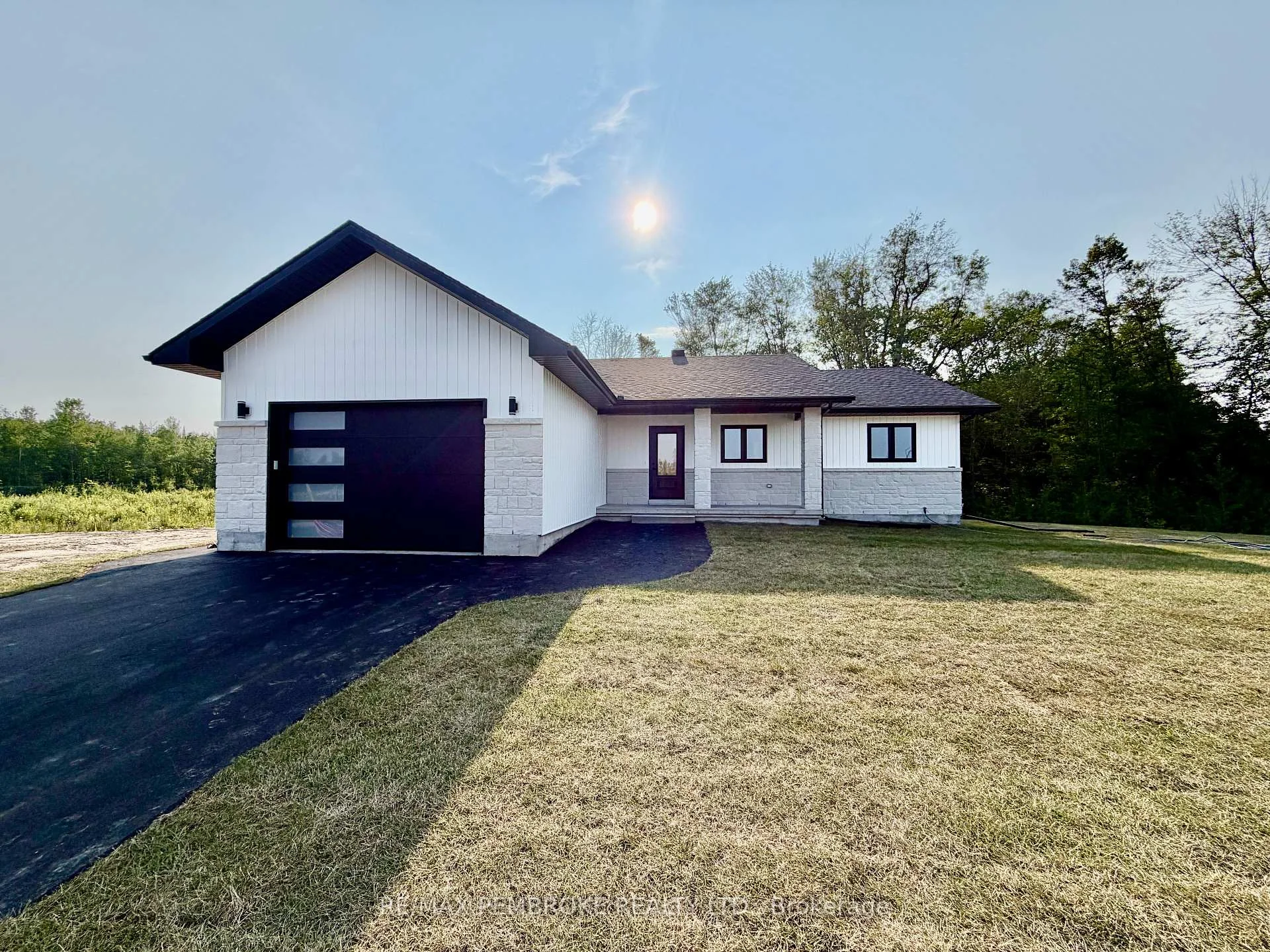 Photo 14 of 55 Eddy Crescent, Pembroke, Pembroke — HOMEH