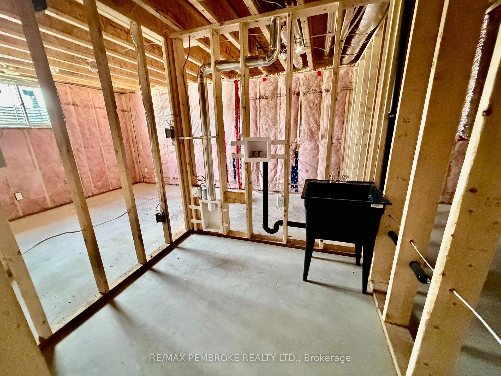 Photo 24 of 55 Eddy Crescent, Pembroke, Pembroke — HOMEH