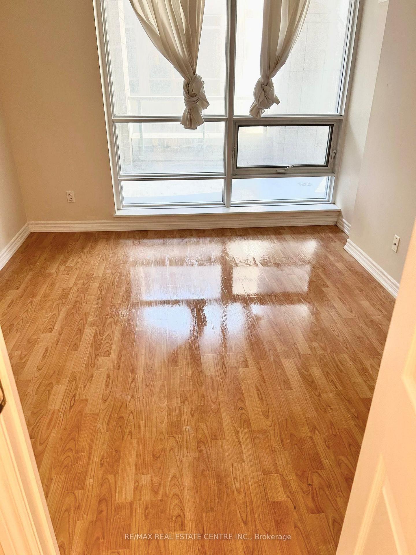 Photo 15 of Unit 204, 761 Bay Street, Toronto, Bay Street Corridor — HOMEH